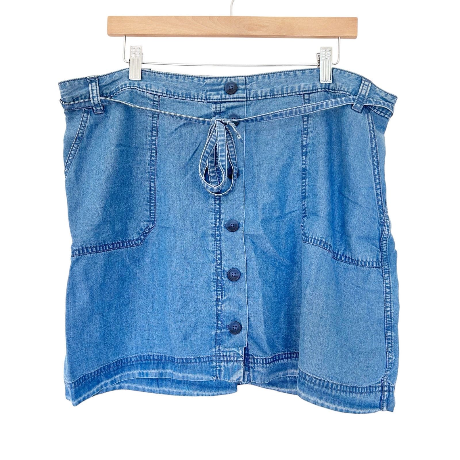Gap Gap Chambray Lyocell Button Front Skirt Sz XL Size 38" / US 16 / IT 52 - 1 Thumbnail