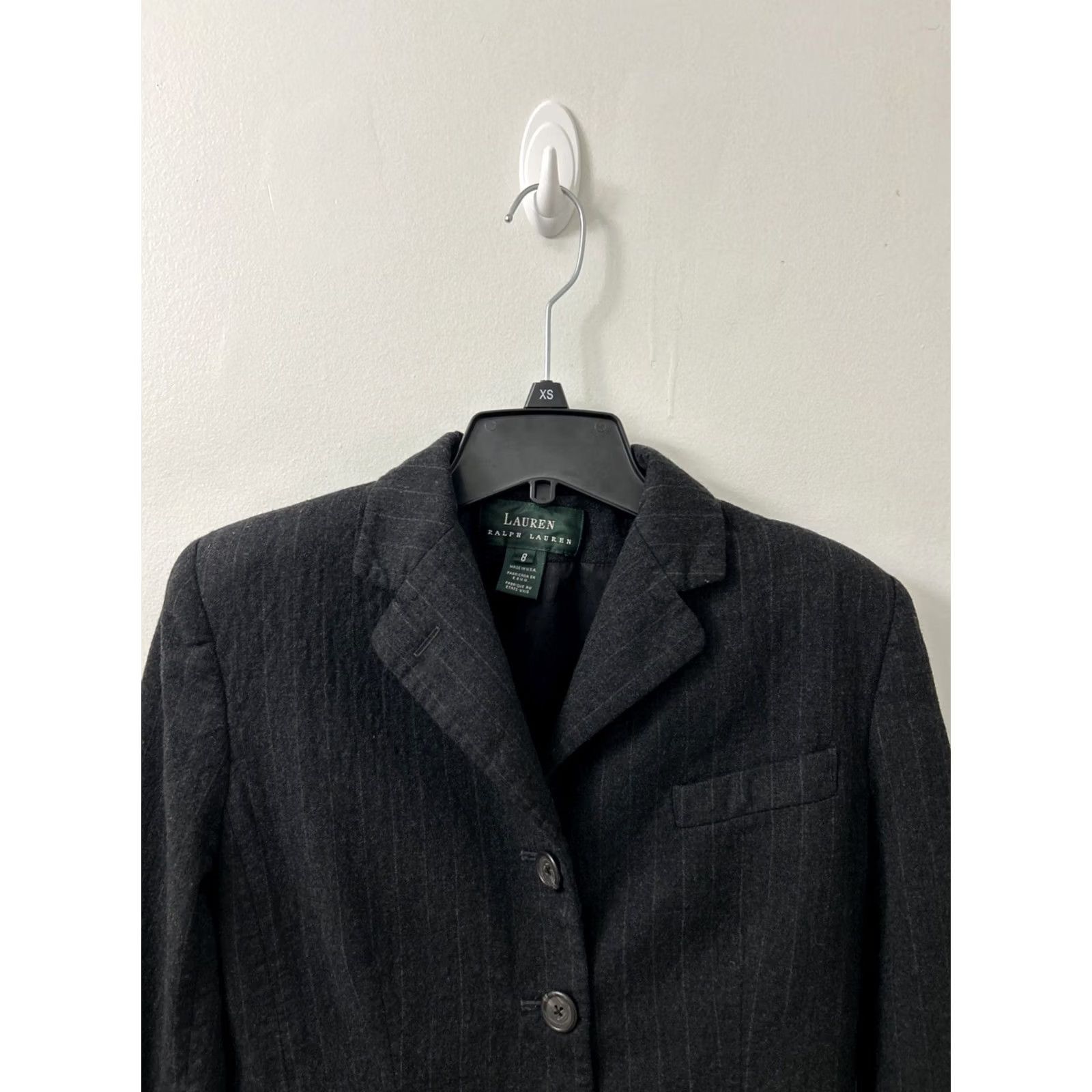 Ralph Lauren VINTAGE Lauren Ralph Lauren Blazer Womens 8 Black Worsted Wool Pinstripe Single-Breasted Three-Button Sleeve Tailored Business Casual Winter Fall Size M / US 6-8 / IT 42-44 - 2 Thumbnail