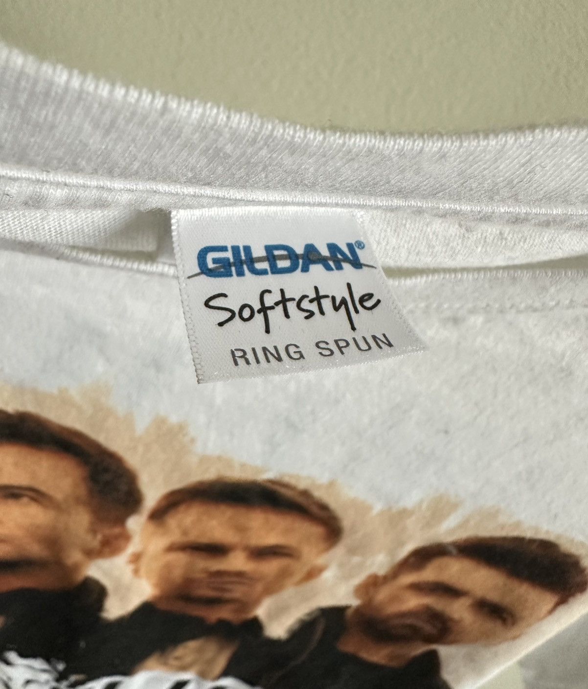 Gildan Vintage 2012 WESTLIFE Farewell Tour Merch Size S Worn Once Size US S / EU 44-46 / 1 - 5 Thumbnail
