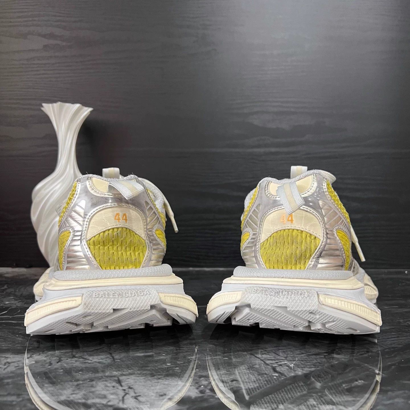 Balenciaga Balenciaga gradient yellow gray 44 sneakers 95 New Size US 11 / EU 44 - 4 Thumbnail