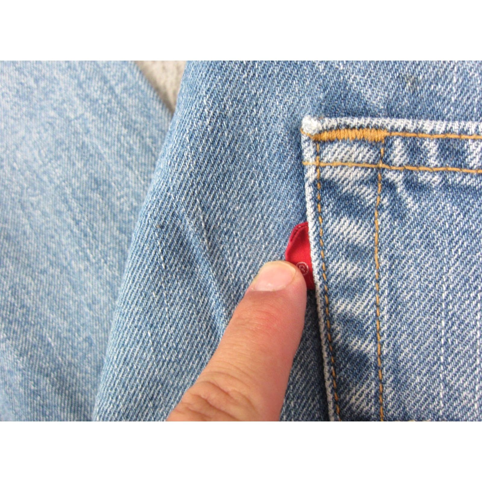 Levi's VINTAGE Levi's Jeans 505 Regular Blue 33x34 Mens Straight Denim 5-Pocket Zipper Button Logo Y2K Size US 33 - 4 Thumbnail