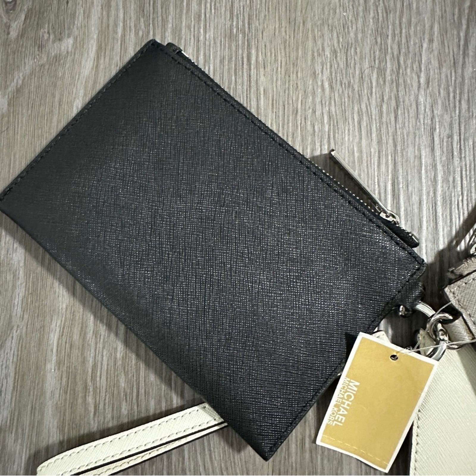 Michael Kors Michael Kors Jet Set Travel Trio 3 in 1 Wristlet Size ONE SIZE - 3 Thumbnail