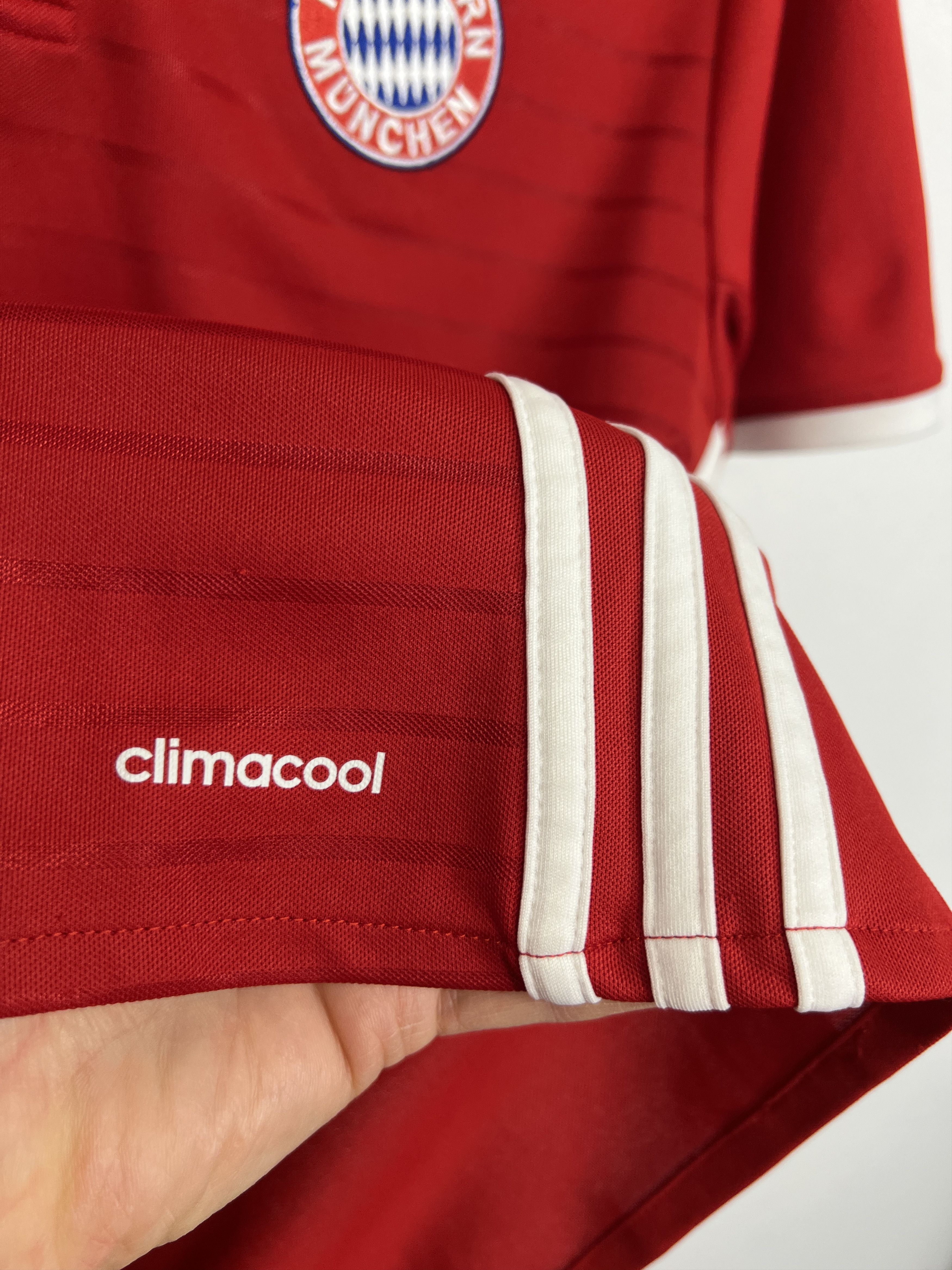 Adidas Bayern Munich Home football shirt Soccer #6 Thiago Jersey Size US M / EU 48-50 / 2 - 4 Thumbnail