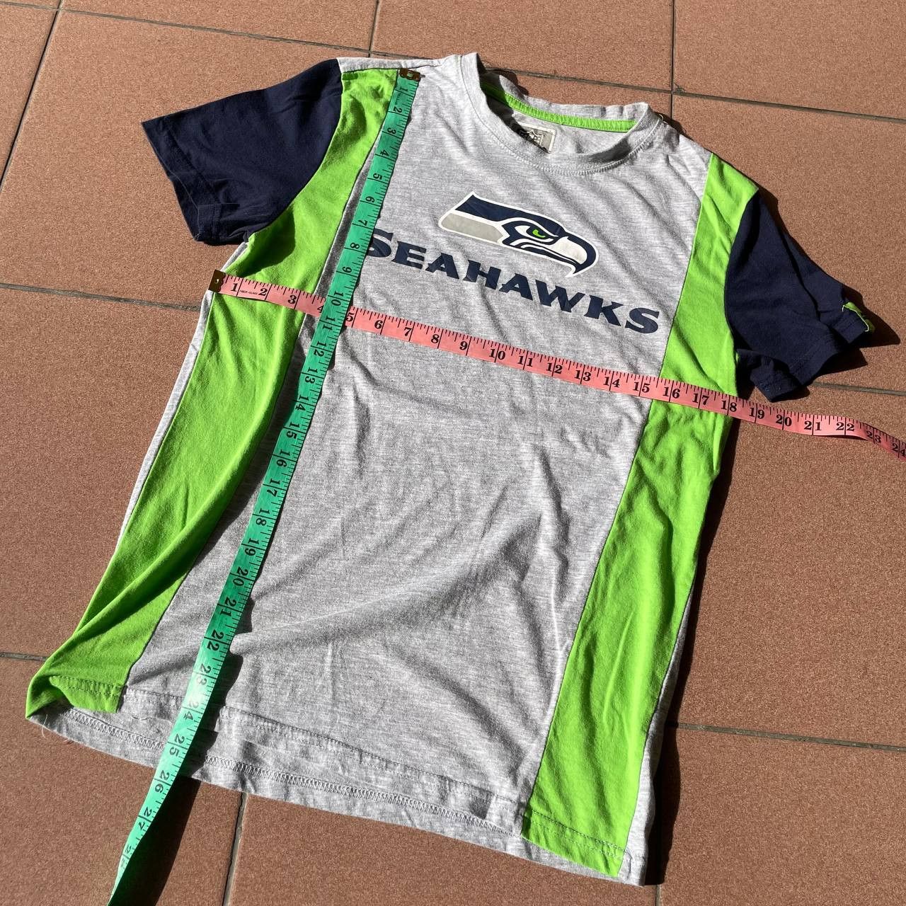 NFL ⭐️SALE⭐️ [S] SEAHAWKS NFL SPORT TSHIRT GRAPHIC Size US S / EU 44-46 / 1 - 2 Thumbnail