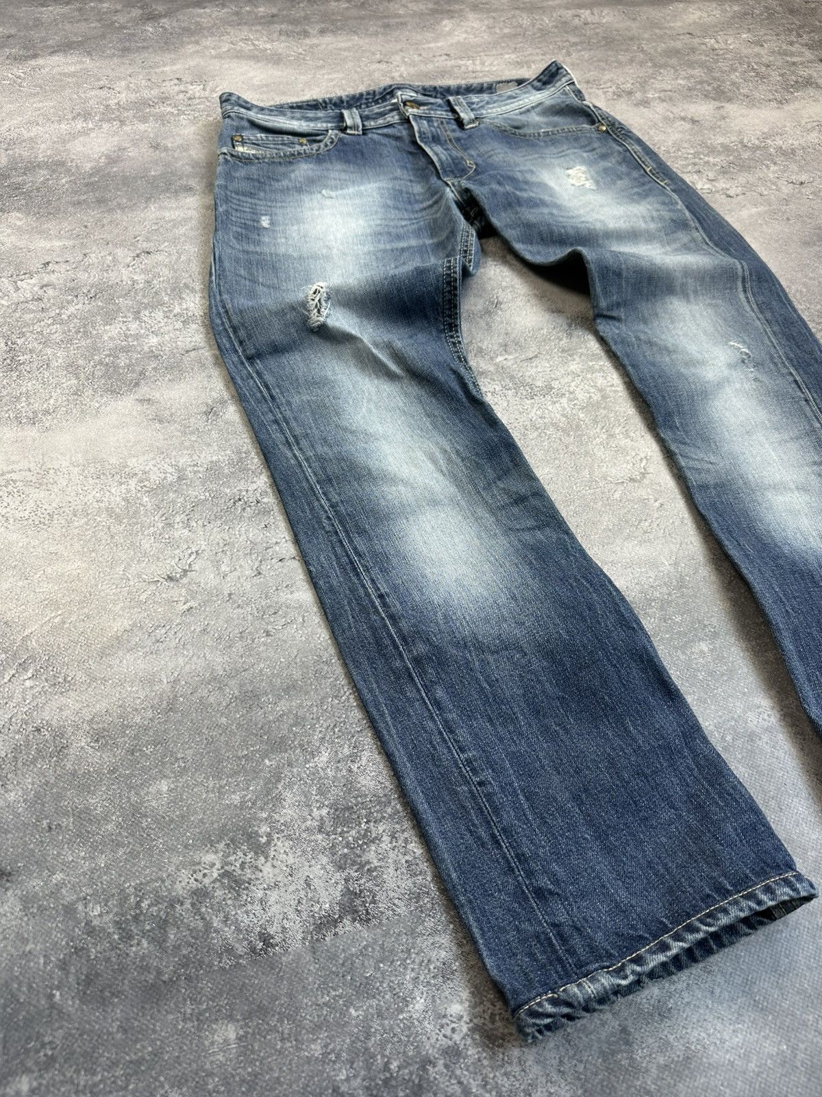 Diesel Diesel Industry Vintage Distressed Denim Faded Jeans 30 Size US 30 / EU 46 - 2 Thumbnail