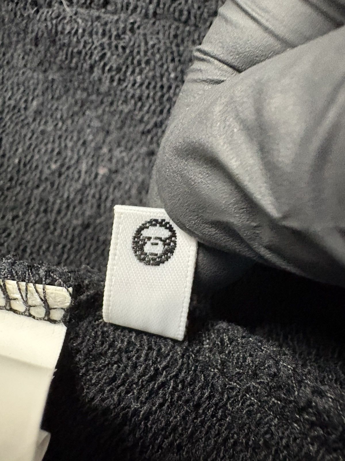Aape AAPE By A Bathing Ape Black Zip Hoodie Gold Logo Tape Y2K M Size US M / EU 48-50 / 2 - 17 Thumbnail