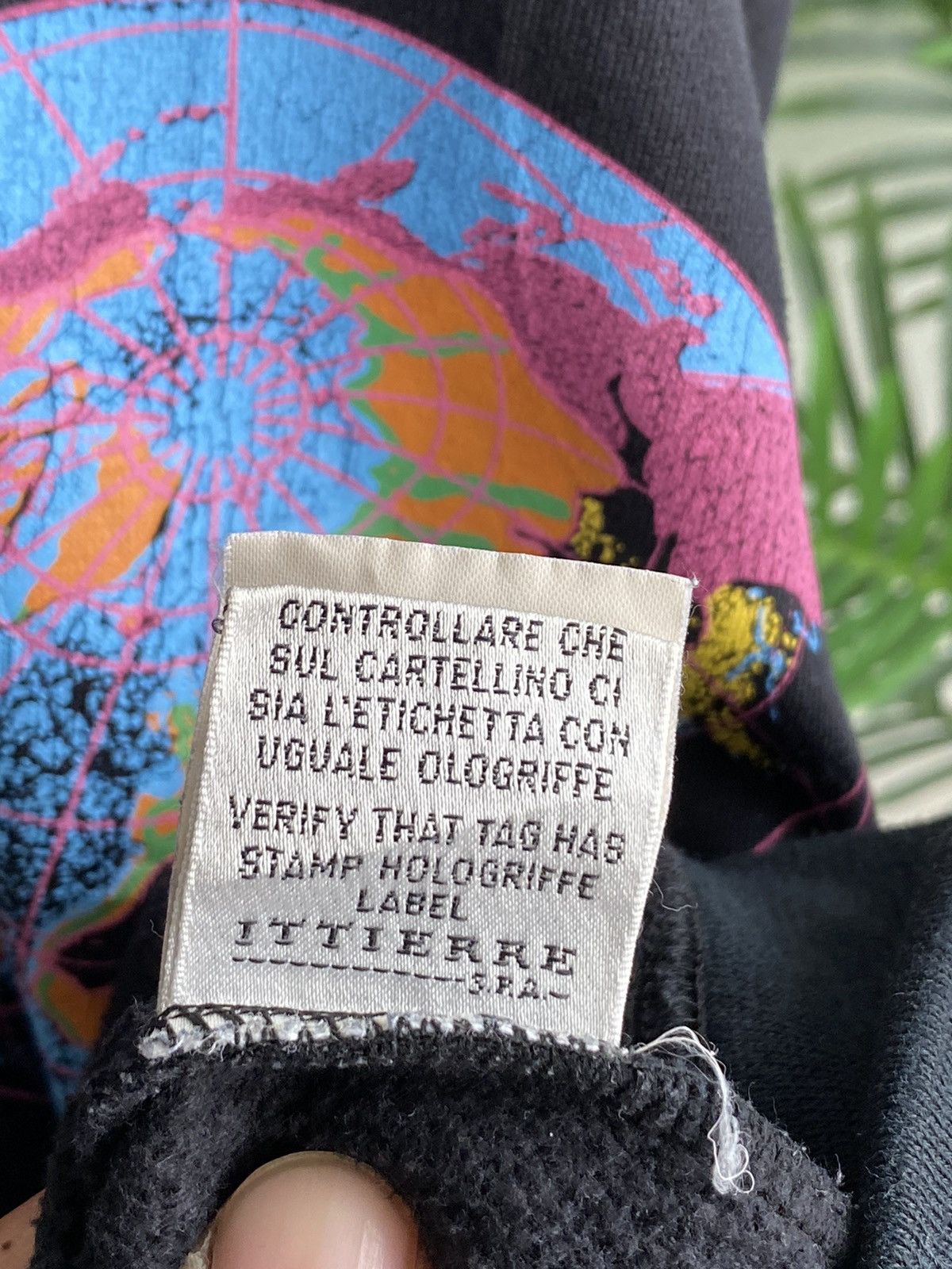 Dolce & Gabbana Vintage Dolce & Gabbana Sicilia Worldwide Crewneck Size US L / EU 52-54 / 3 - 8 Thumbnail