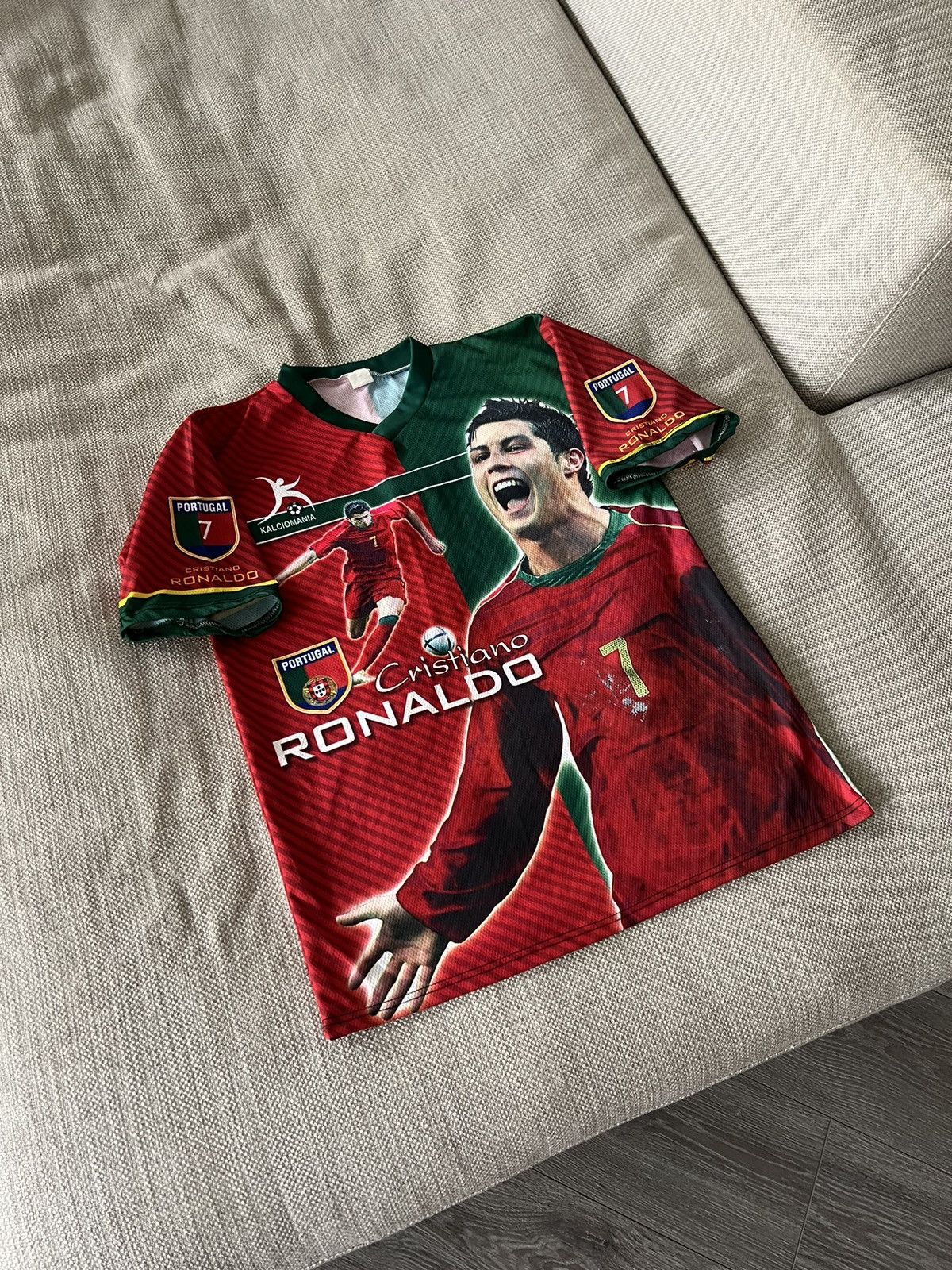 Vintage Cristiano Ronaldo Jersey Football Size US S / EU 44-46 / 1 - 3 Thumbnail