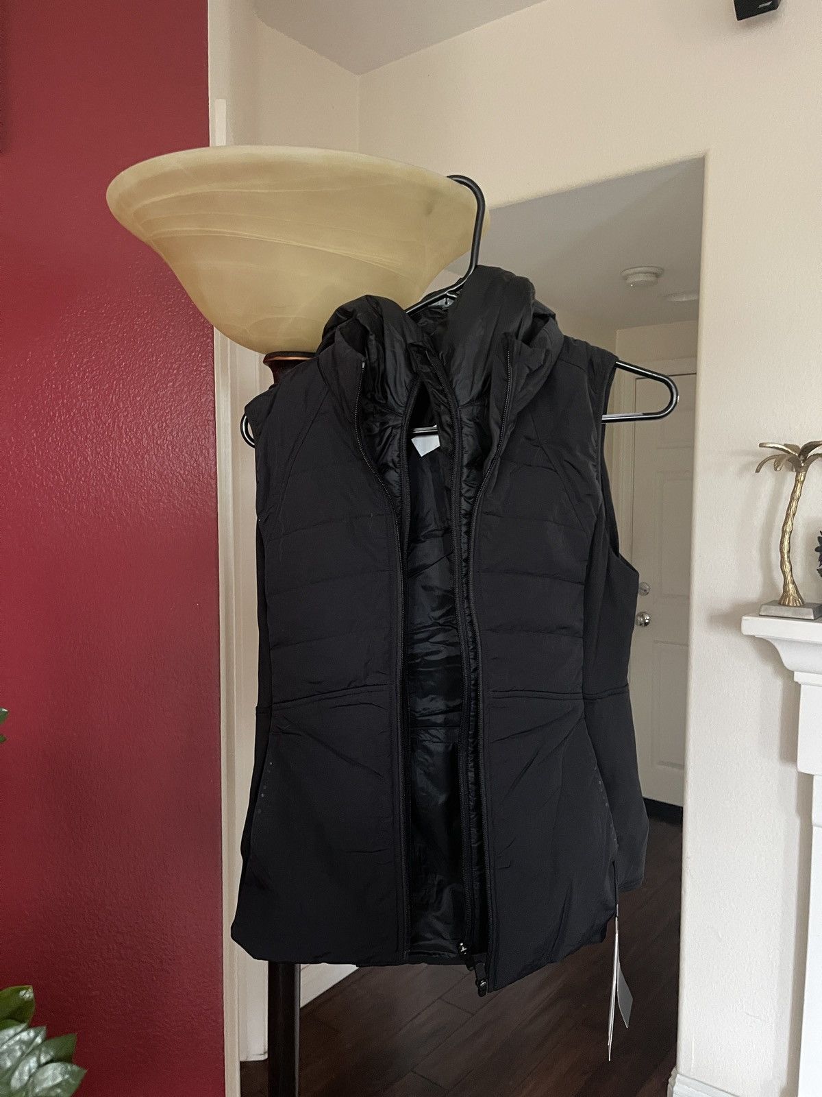 Lululemon Lululemon Another Mile vest size 6 NWT in black Size M / US 6-8 / IT 42-44 - 7 Thumbnail