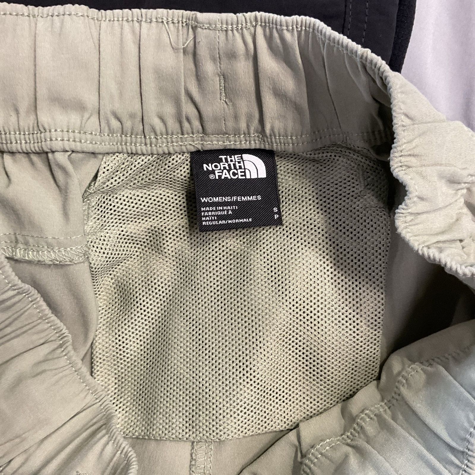 The North Face The North Face Sage Green Running Shorts Size 26" / US 2 / IT 38 - 3 Thumbnail