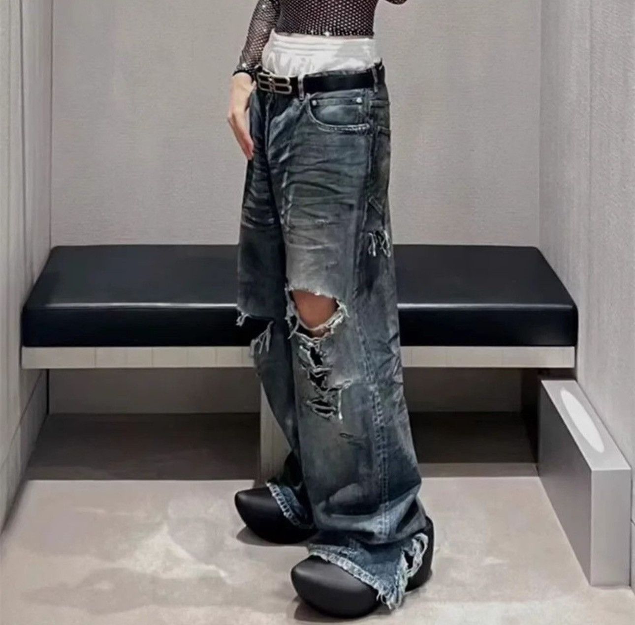 Jean Hole baggy wide leg jeans Size US 32 / EU 48 - 4 Thumbnail