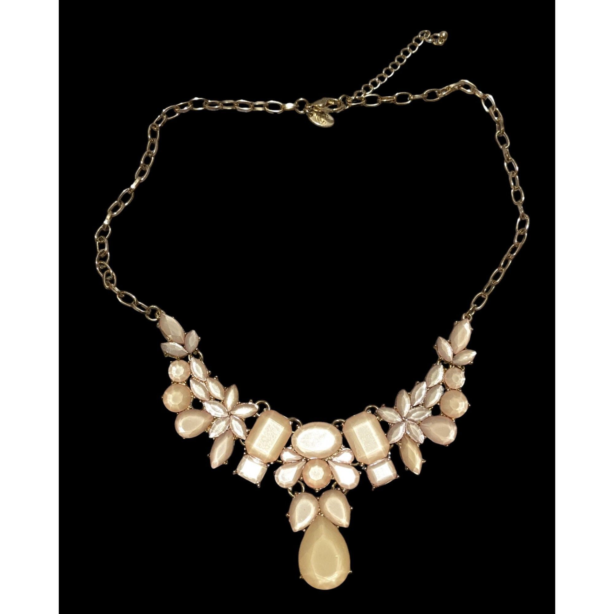 Other Peach Gemmed Charming Charlie Floral Statement Necklace Size ONE SIZE - 1 Thumbnail