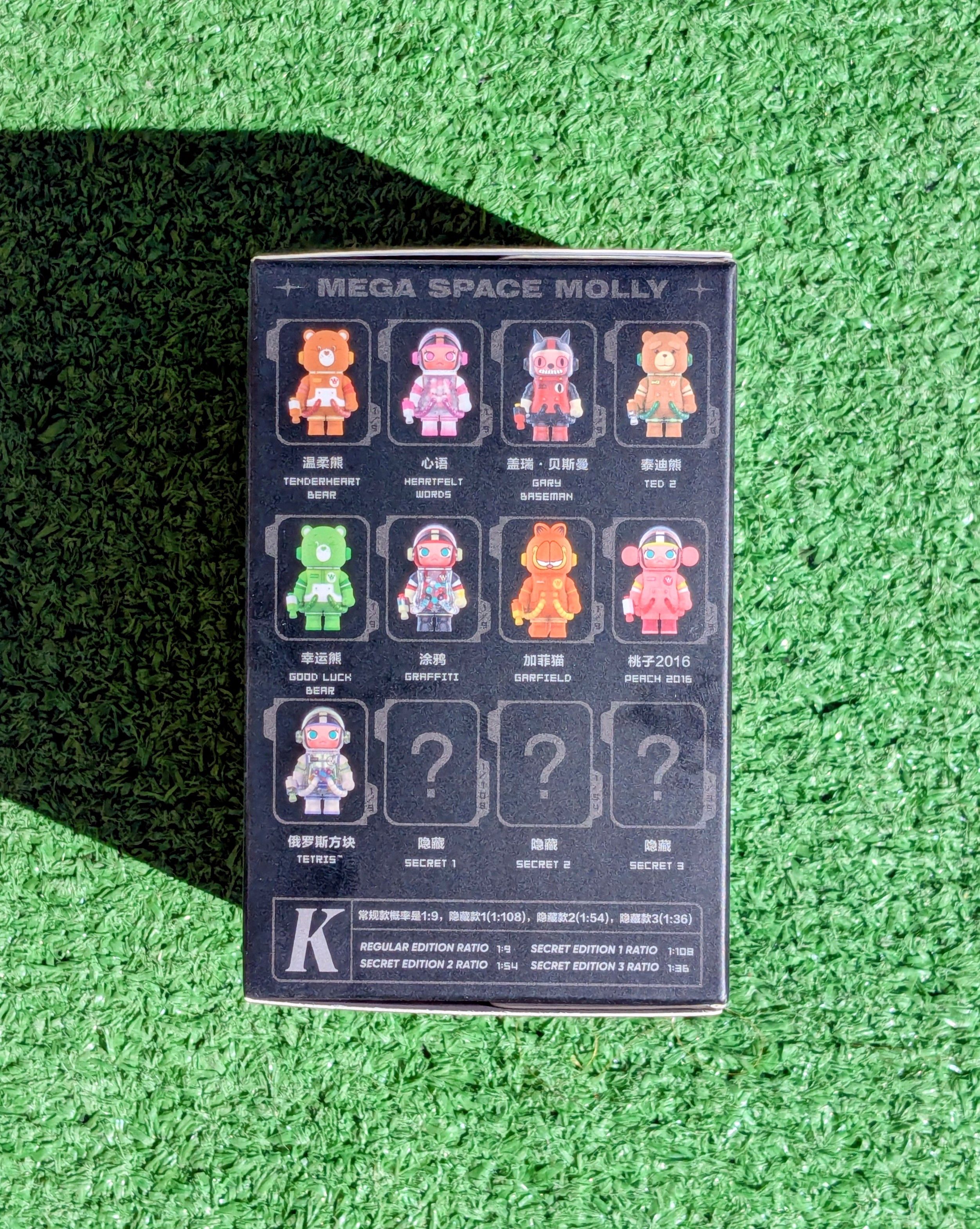 POP MART Pop Mart Mega Space Molly 100% Series 3 Blind Box Figure Size ONE SIZE - 2 Thumbnail