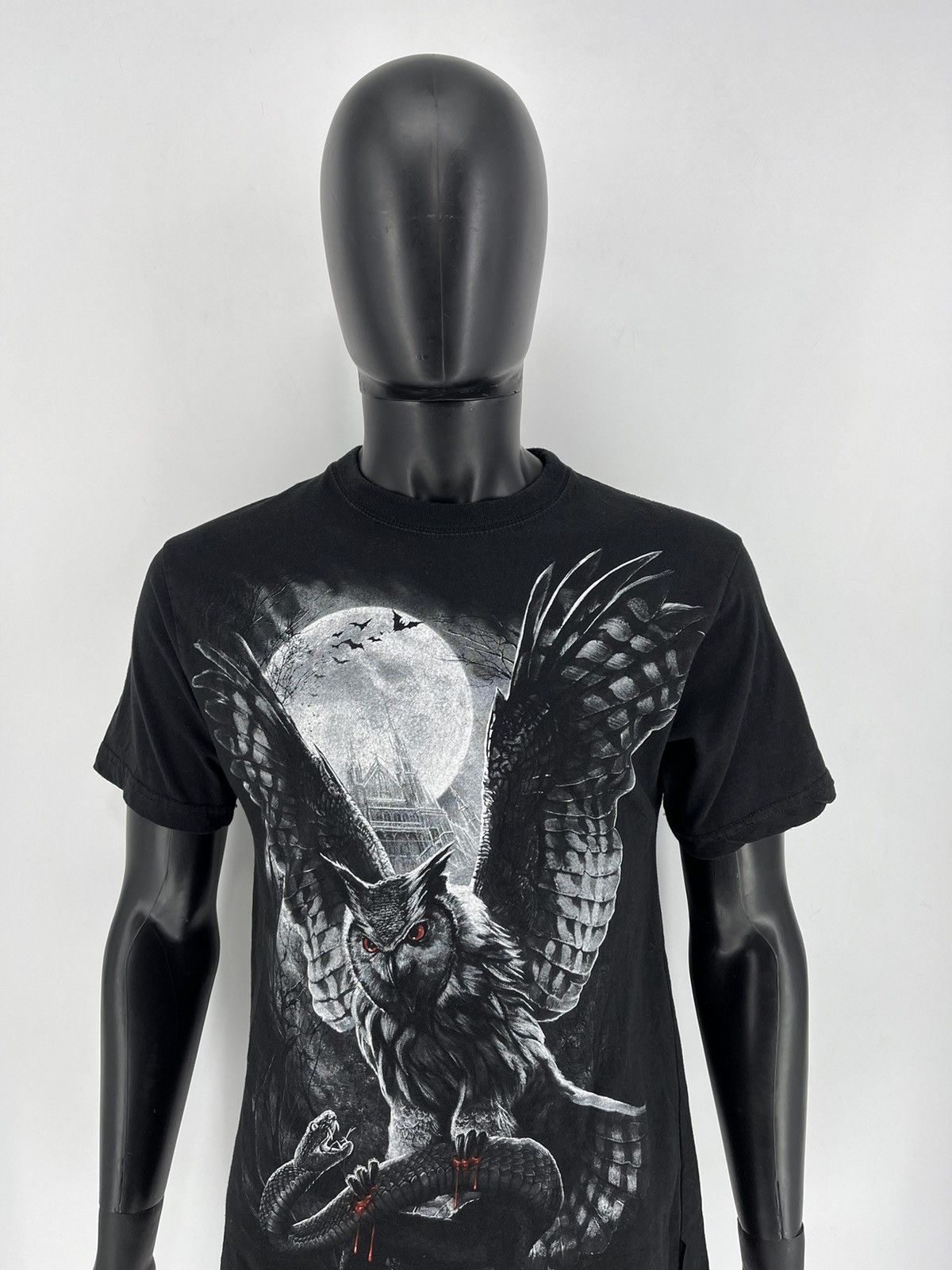Band Tees × Vintage Vintage Y2K Bloody Owl T-shirt Spiral Tee Black Vintage Rock Size US L / EU 52-54 / 3 - 1 Thumbnail