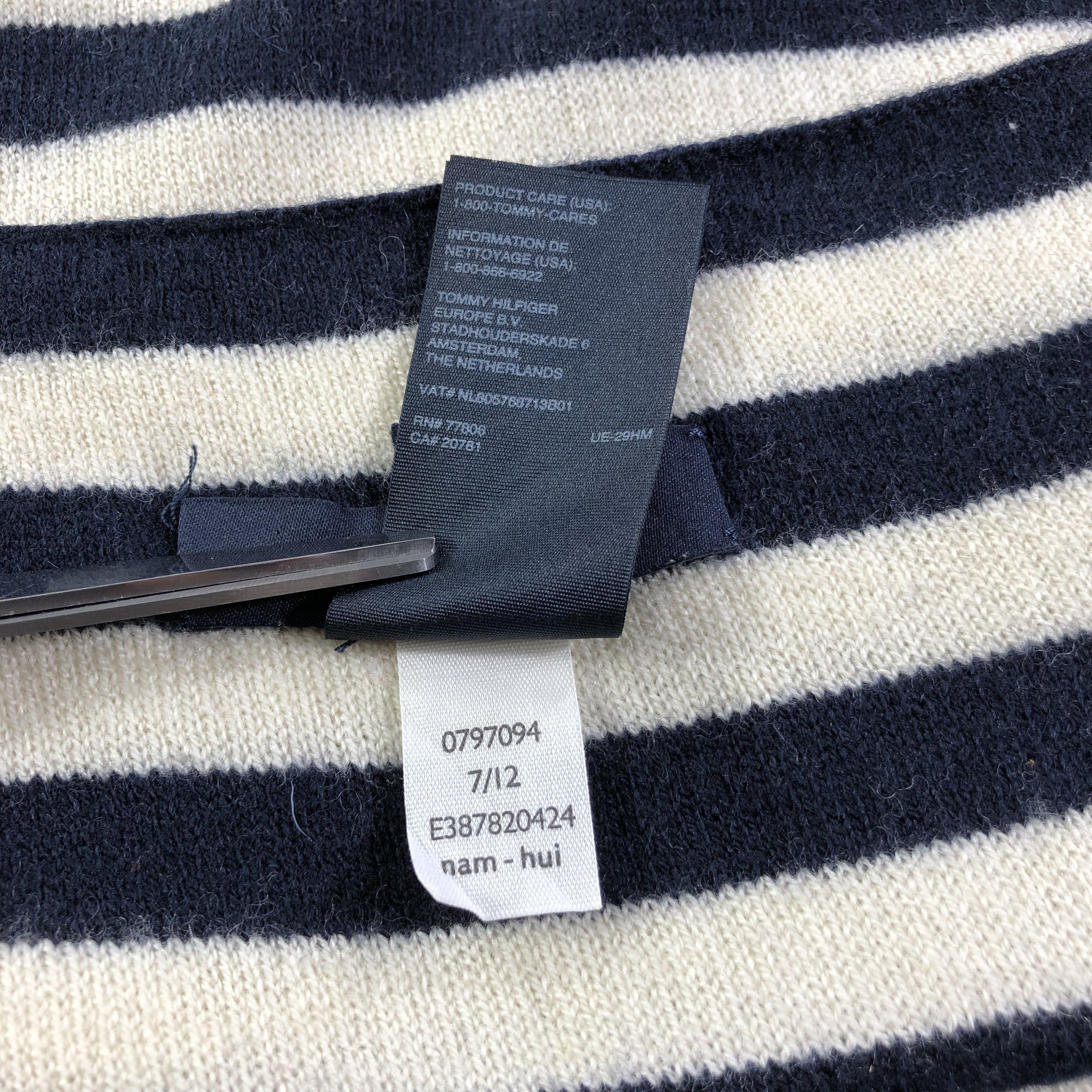 Tommy Hilfiger Tommy Hilfiger Striped Wool Scarf Muffler V1269 Size ONE SIZE - 8 Thumbnail