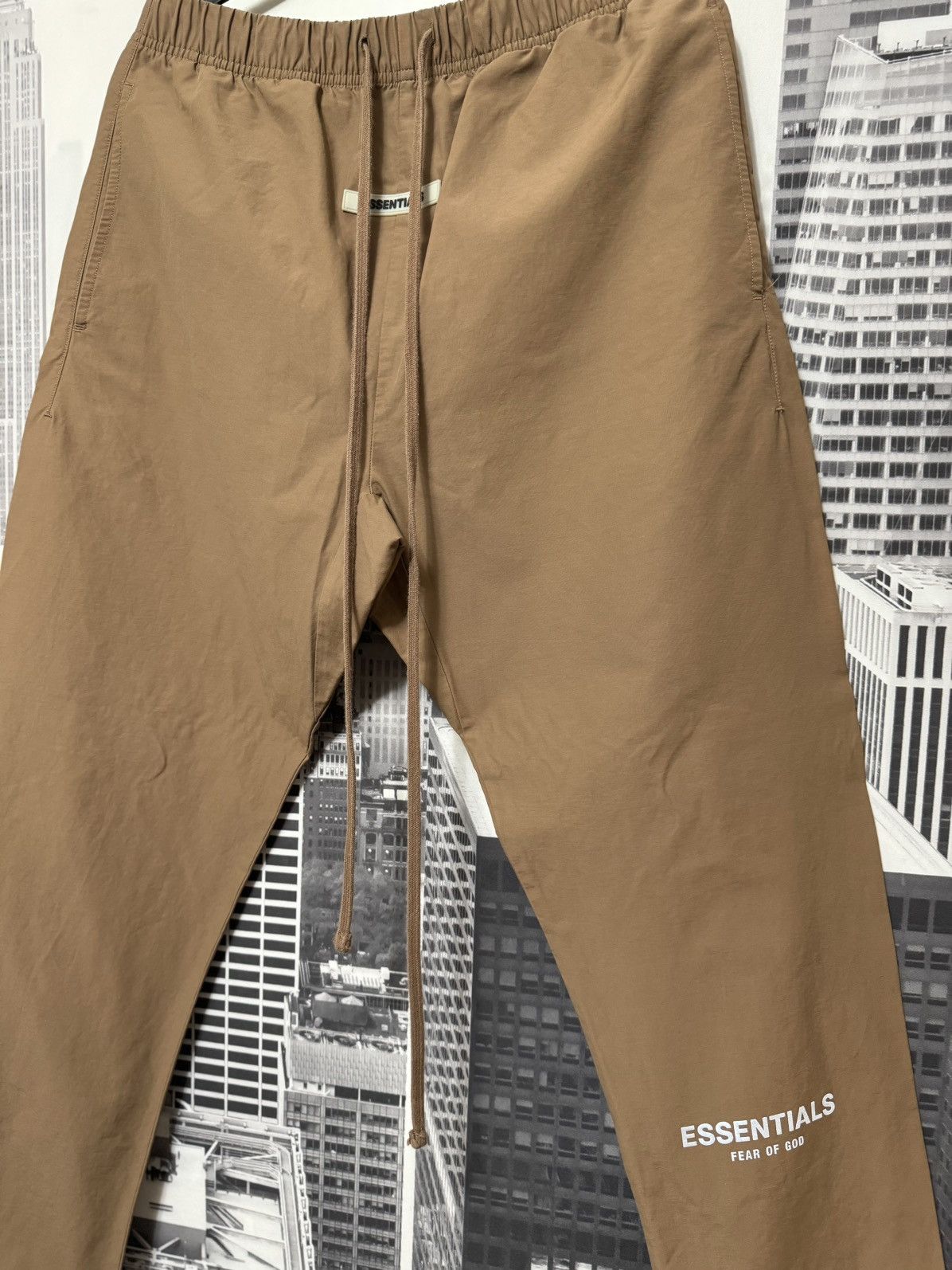 Fear of God 🔥Fear of God Essentials x SSENSE Track Pants Rain Drum SZ M Size US 32 / EU 48 - 2 Thumbnail