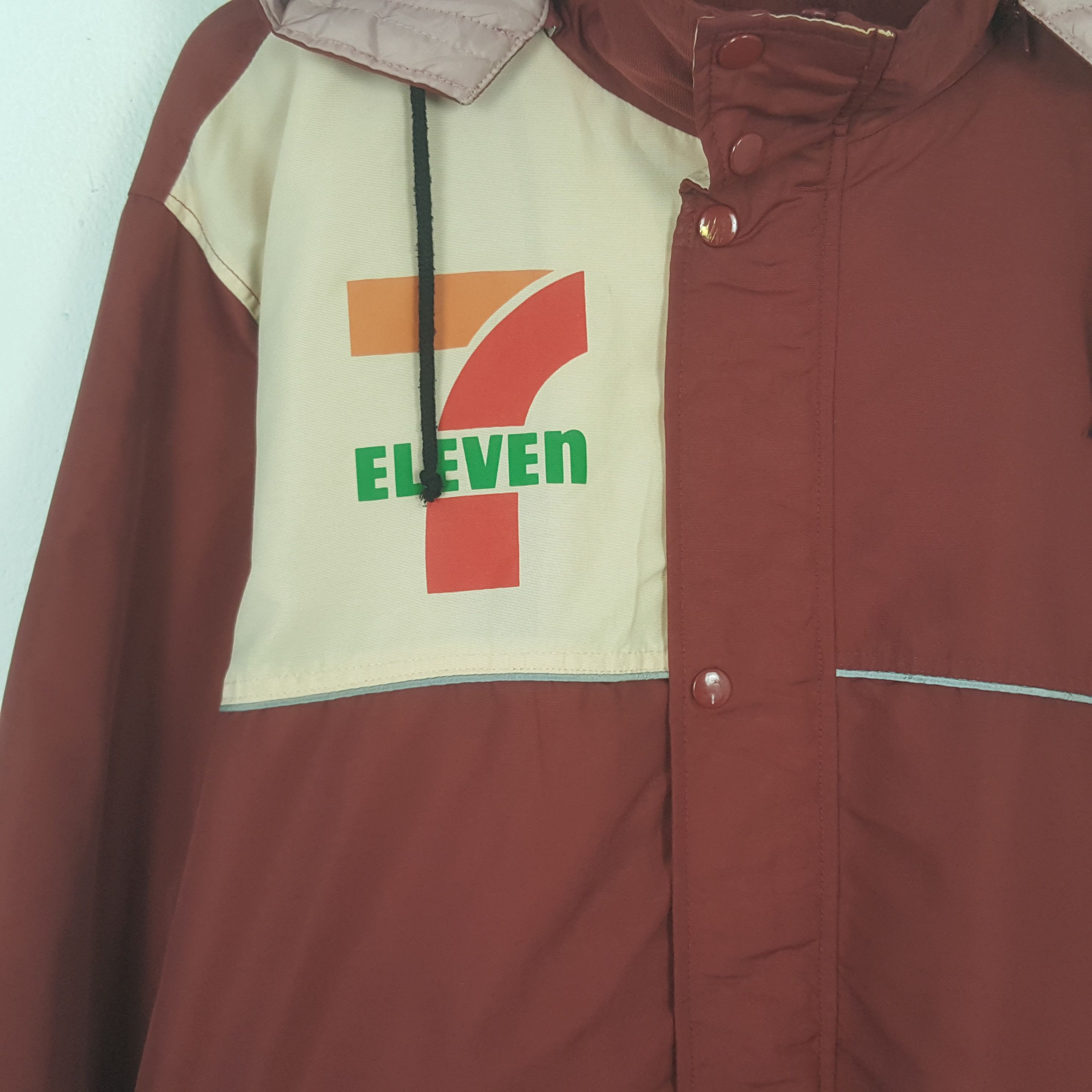 Japanese Brand Vintage 7 Eleven Worker Winter Jacket Hoodie Size US L / EU 52-54 / 3 - 4 Thumbnail