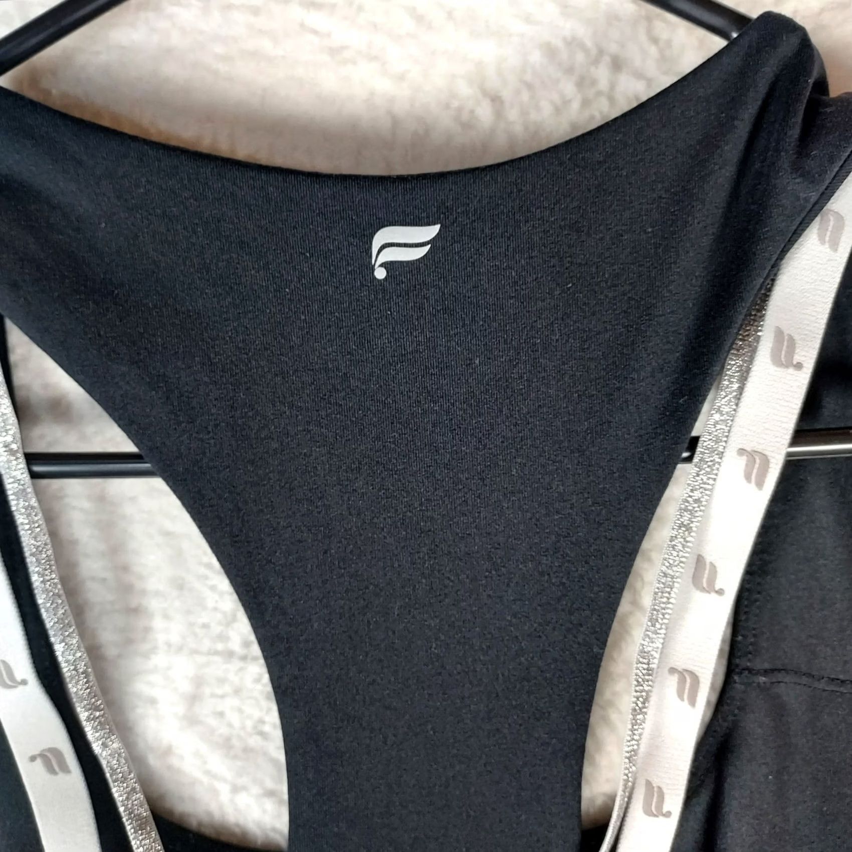 Fabletics Fabletics Black Sports Bra Women’s Size 2X Racerback Activewear Top Wireless Full Coverage Logo Accent Machine Washable Size XXL / US 16-18 / IT 52-54 - 4 Thumbnail