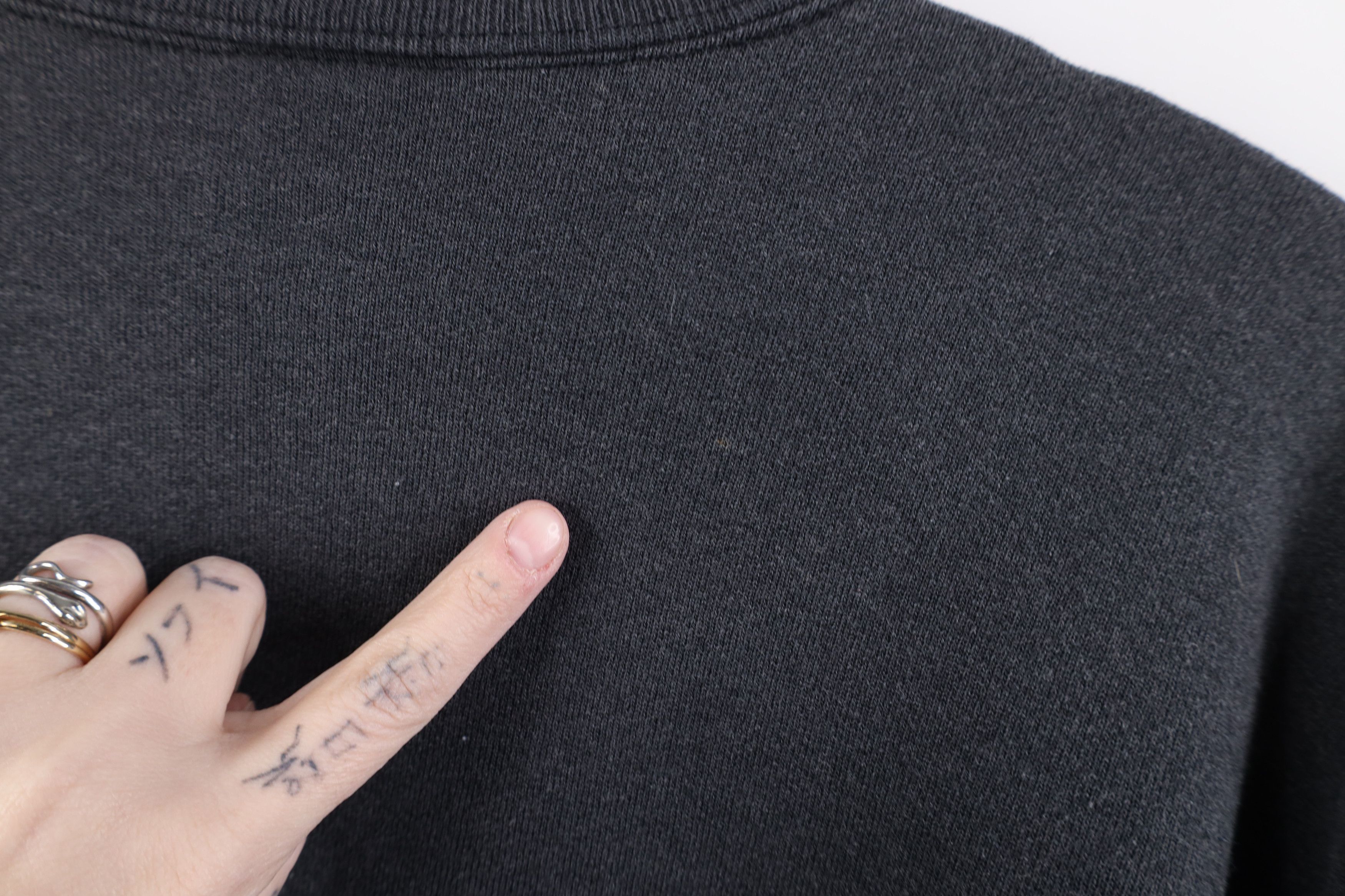 Vintage Vintage 90s Streetwear Faded Blank Crewneck Sweatshirt Black Size L / US 10 / IT 46 - 9 Thumbnail