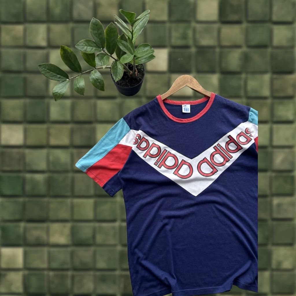 Adidas VINTAGE Adidas Double Logo T Shirt Mens L 80s 90s Blue City Retro Rare Logo USA Japanese Style Size US L / EU 52-54 / 3 - 1 Thumbnail
