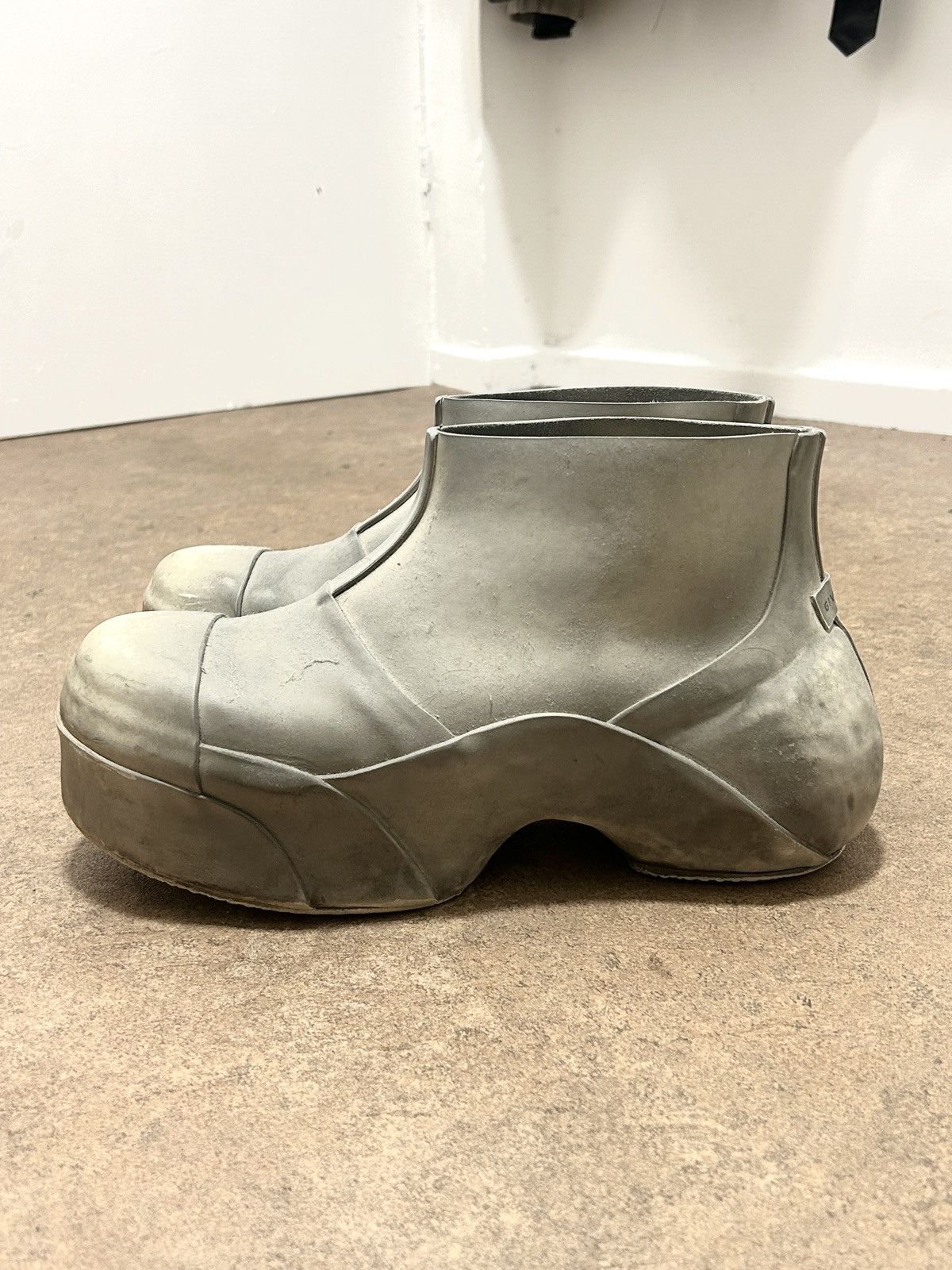 Givenchy Givenchy White Rain ‘Show’ Boot Size US 9 / EU 42 - 1 Thumbnail