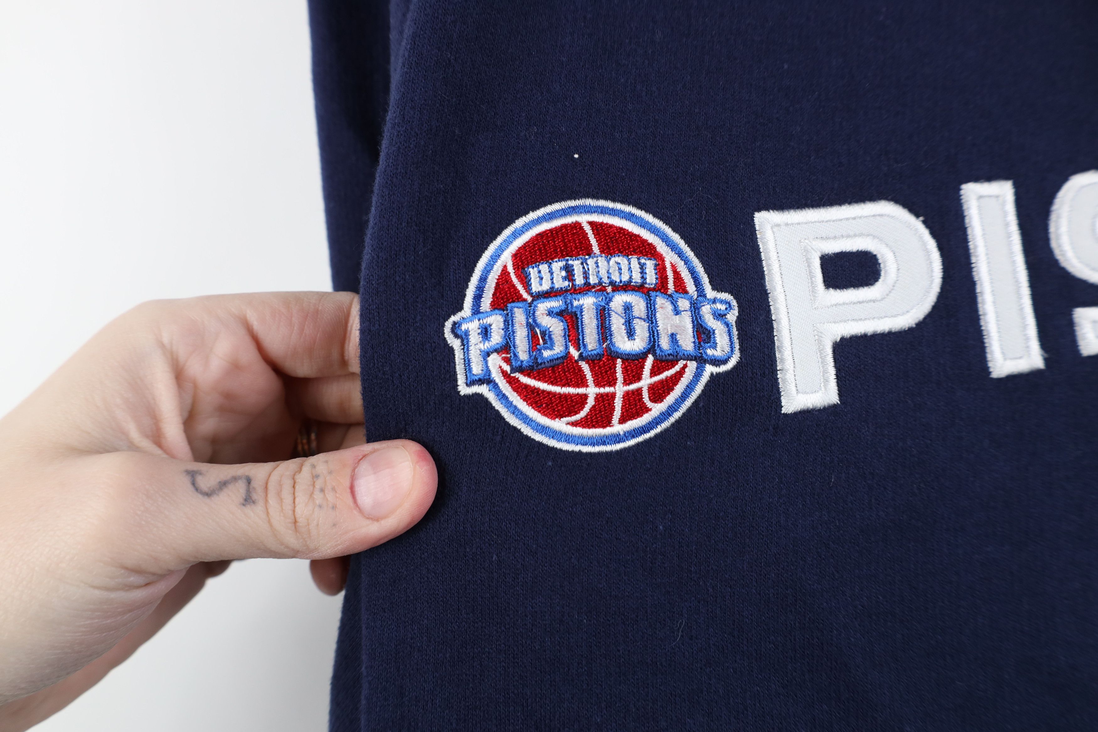 Vintage Vintage Y2K NBA Detroit Pistons Basketball Full Zip Hoodie Size US S / EU 44-46 / 1 - 7 Thumbnail