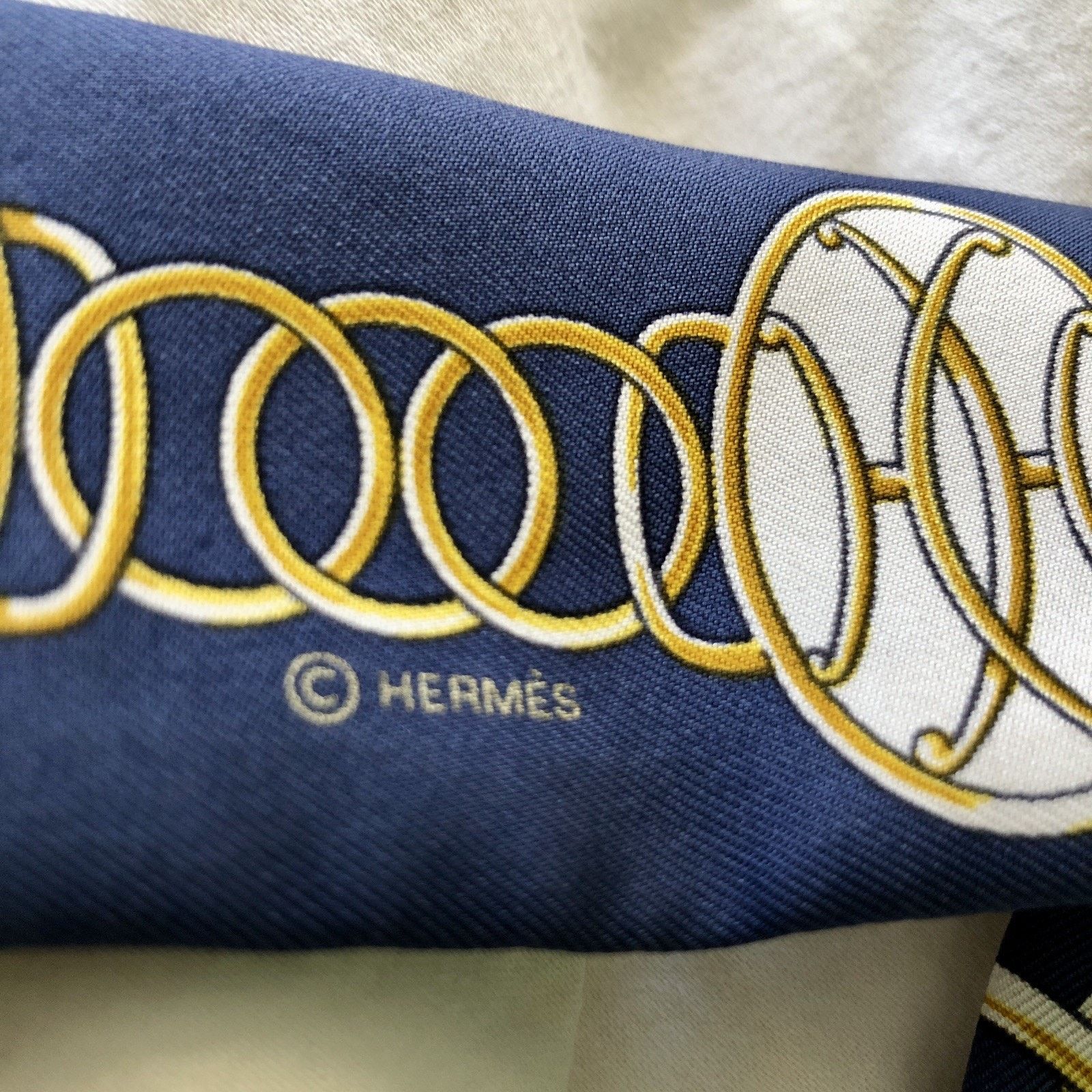 Hermes Authentic Hermès Twilly Silk Scarf Made in France Size ONE SIZE - 3 Thumbnail