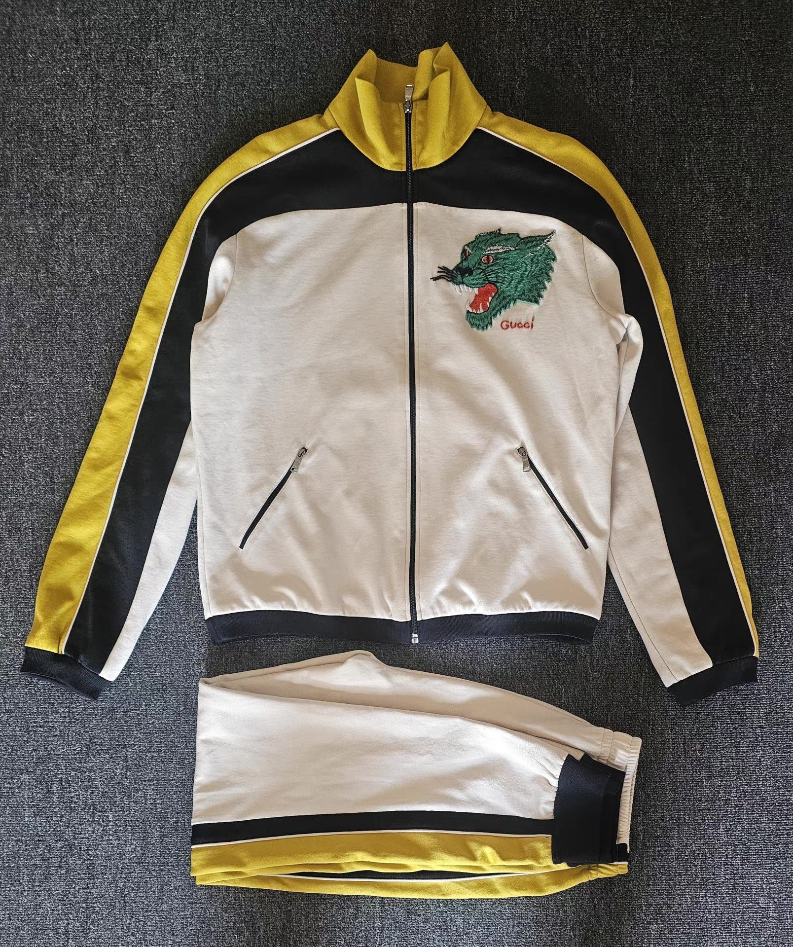 Gucci White Track Jacket with Green Panther Embroidery Size US M / EU 48-50 / 2 - 1 Thumbnail