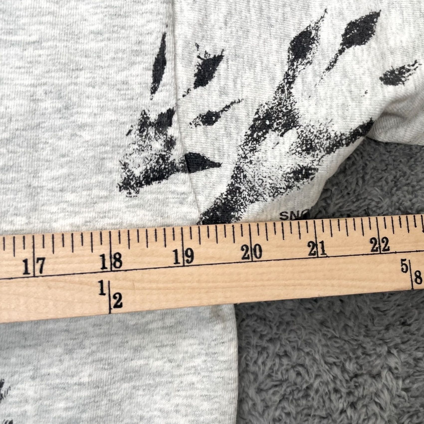 Fruit Of The Loom Fruit of the Loom Animal Tracks Shirt Mens Large Gray Nature AOP Outdoor Bushcraft Tracker Print Size US L / EU 52-54 / 3 - 6 Thumbnail