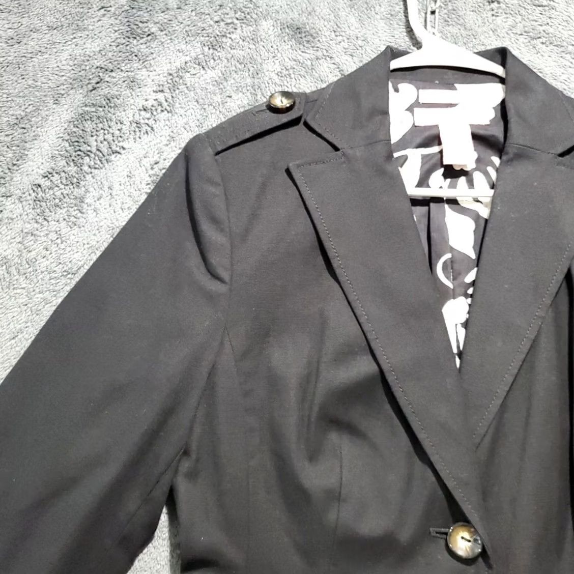 Vintage Bandolino Blazer Shirt Jacket Womens 6 Black Lined Stretch Two-Button Notch Short Sleeve Solid Blazer Jackets Mens Womens Girls? Size M / US 6-8 / IT 42-44 - 6 Thumbnail