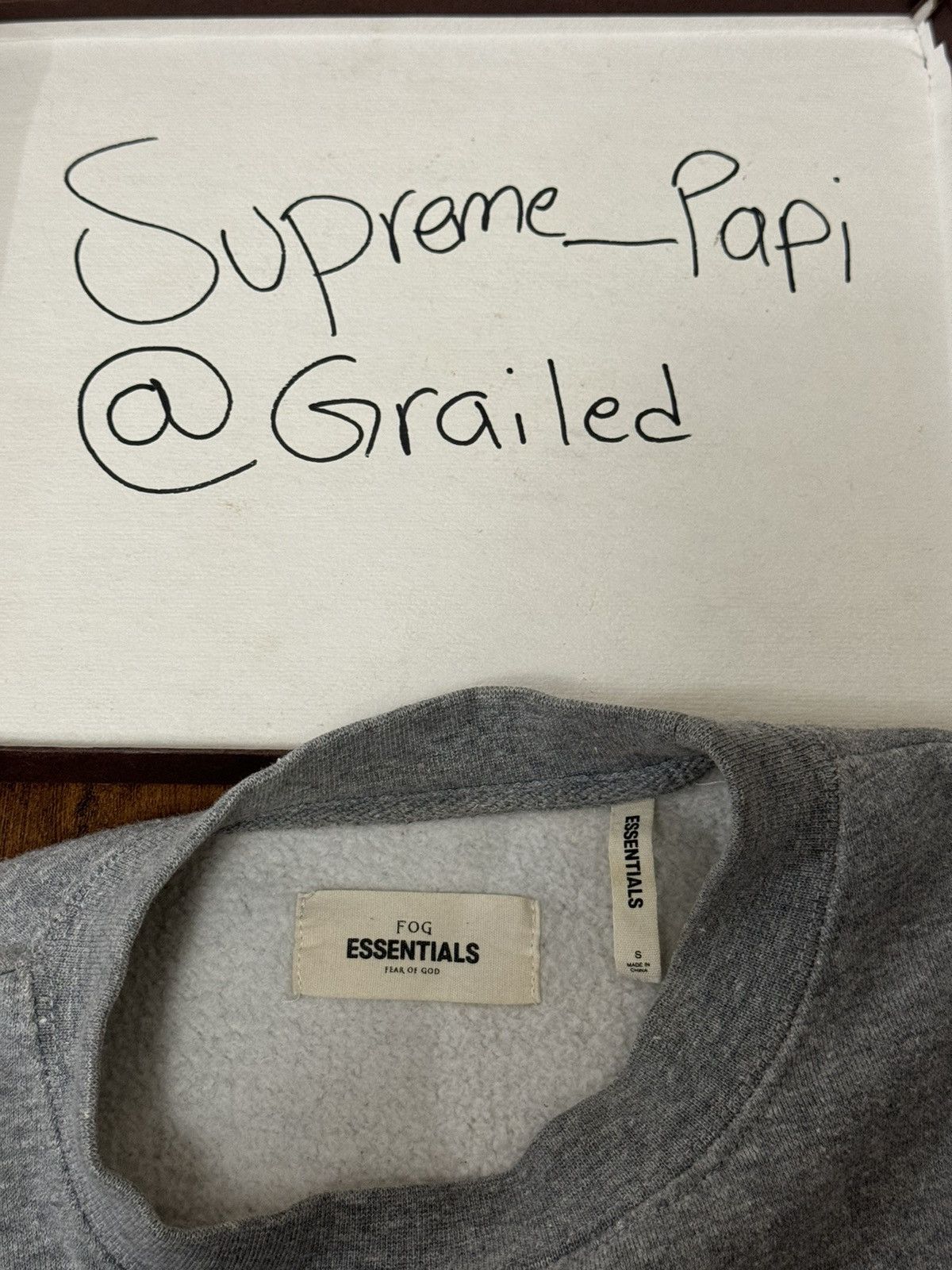 Fear of God OG Fear of God Essentials Graphic Crewneck Grey SZ Small🔥 Size US S / EU 44-46 / 1 - 10 Thumbnail