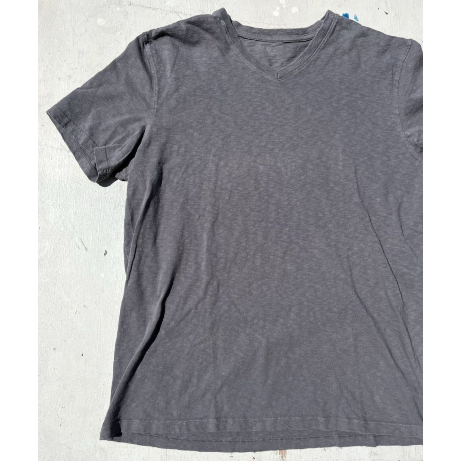 Vintage American Giant T-Shirt Gray Solid L Men V-Neck USA Low Key 90s City Classic Sports USA Shirt Size US L / EU 52-54 / 3 - 3 Thumbnail
