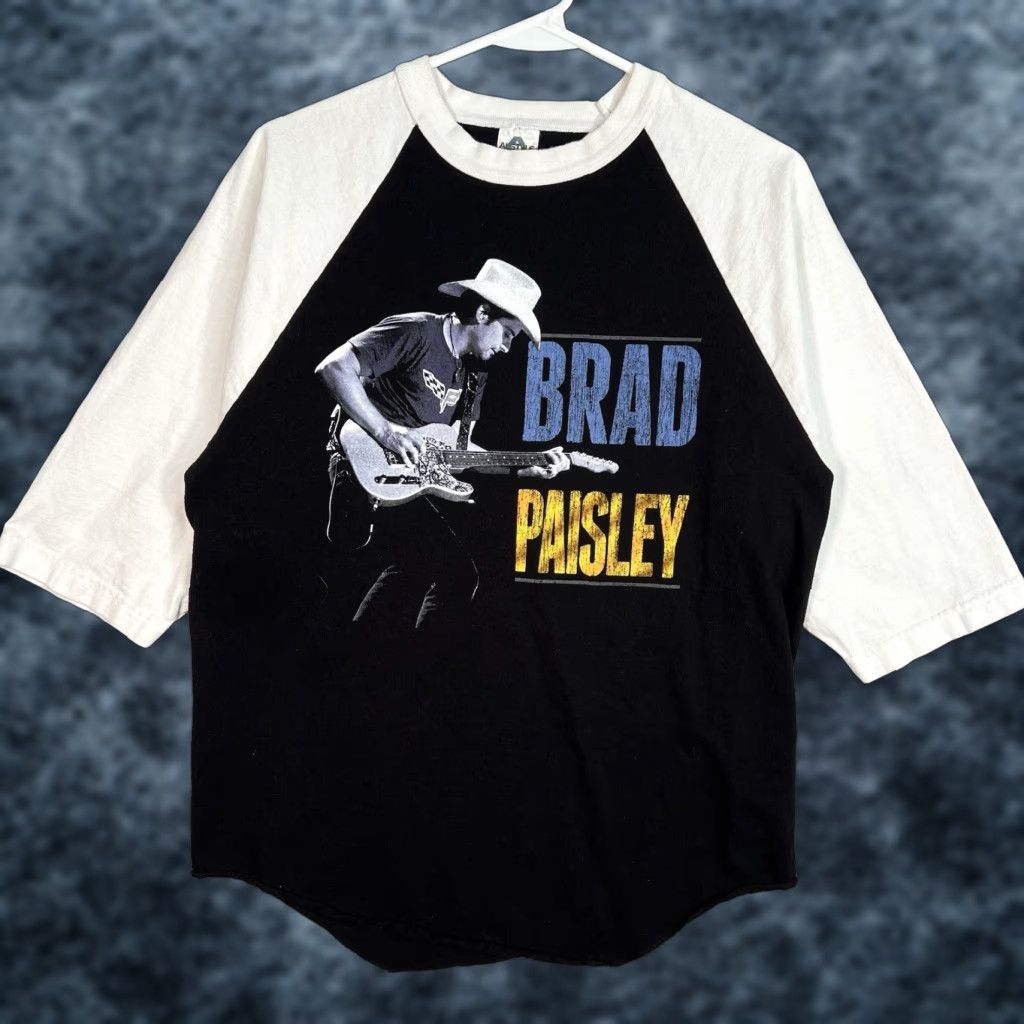 Vintage VINTAGE Brad Paisley 2014 Tour T-Shirt Adult Medium Black White 3/4 Sleeve Mens Size US M / EU 48-50 / 2 - 1 Thumbnail