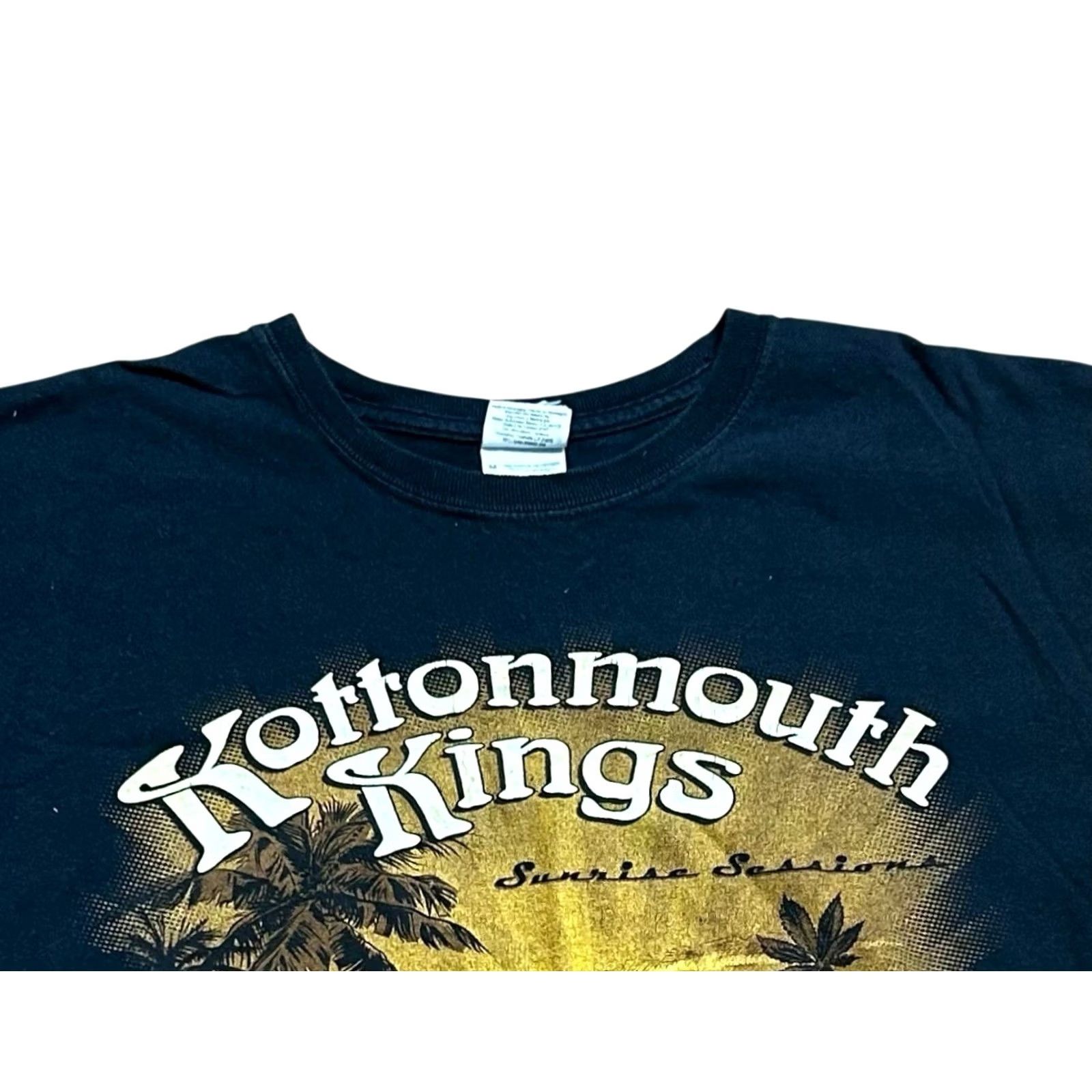 Vintage VINTAGE Kottonmouth Kings Sunrise Shack Black T-Shirt Band Mens Medium, Short Sleeve, Crew Neck, Graphic Print Size US M / EU 48-50 / 2 - 5 Thumbnail