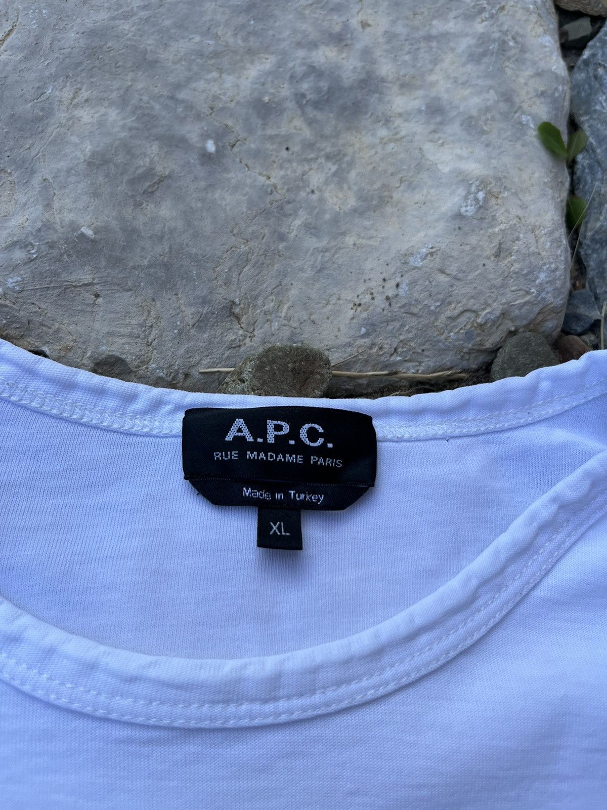 A.P.C. × Designer A.P.C. Rue Madame Paris one red stripe logo tee t-shirt Size US XL / EU 56 / 4 - 10 Thumbnail