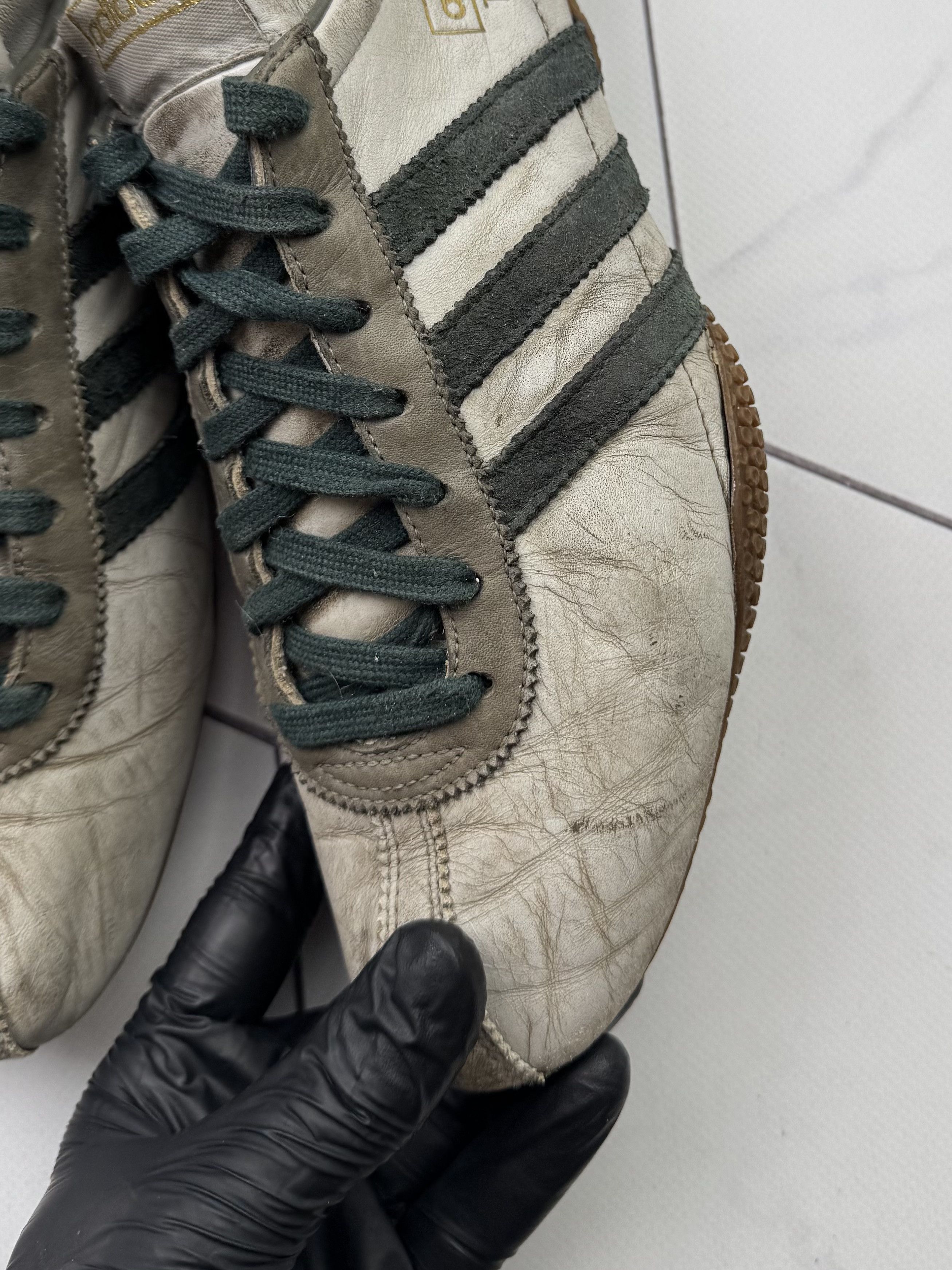 Adidas Adidas Titan Vintage Sneakers (B256) Size US 9.5 / EU 42-43 - 10 Thumbnail