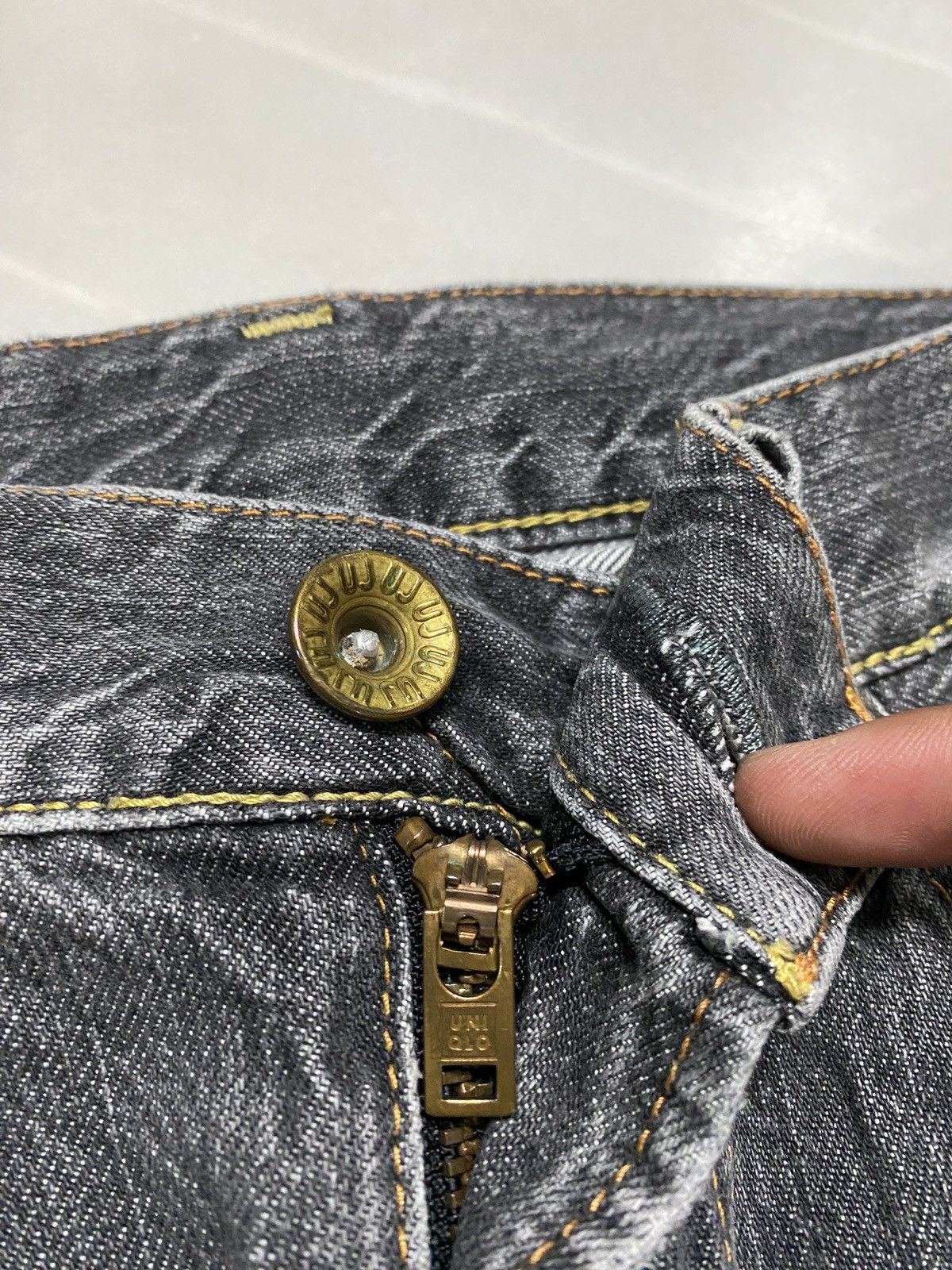 If Six Was Nine × Japanese Brand 💥Baggy 90s Uniqlo S002 Mudwash Faded Distress thrashed Jean Size US 29 - 10 Thumbnail