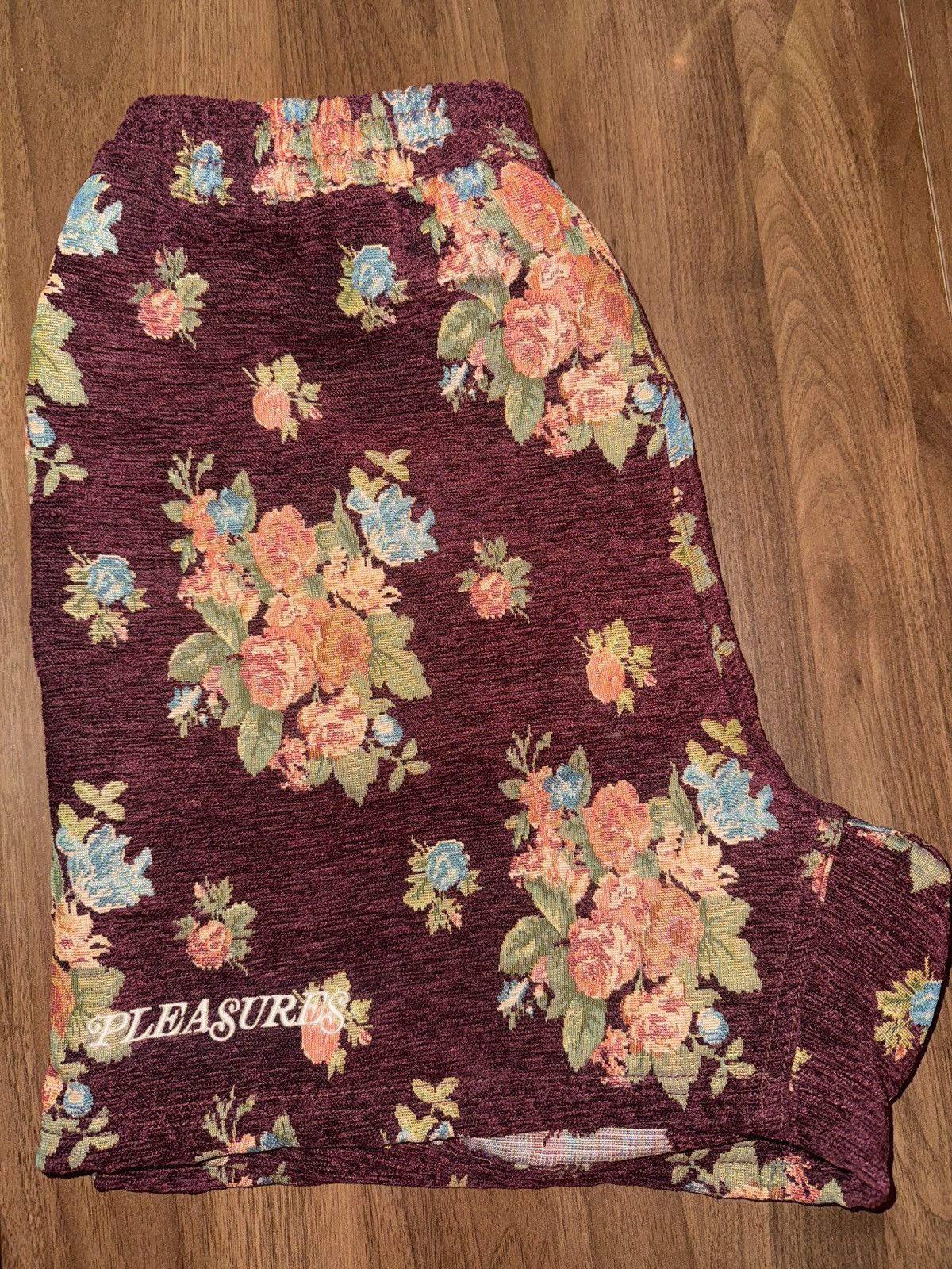 Pleasures Pleasures Floral Embroidered Shorts Size US 32 / EU 48 - 1 Thumbnail