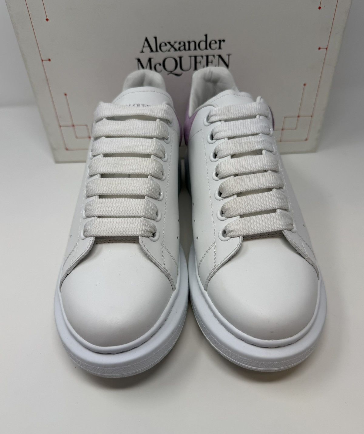 Alexander McQueen Alexander McQueen Oversized Sneaker Suede White/Lilac Size US 10.5 / IT 40.5 - 2 Thumbnail