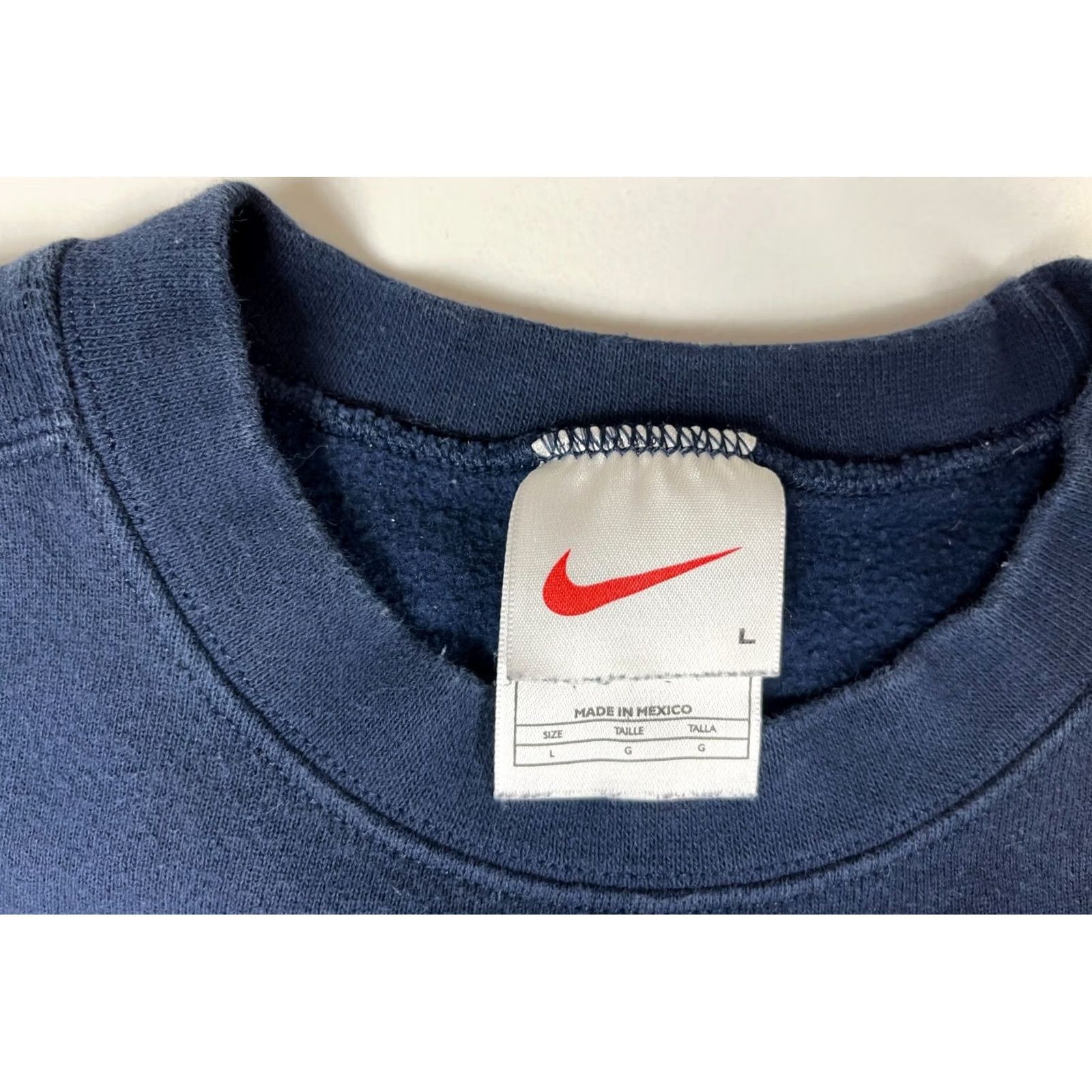 Nike Nike Men’s Vintage 90s Crewneck Sweatshirt Shirt L Navy White Embroidered Logo Crew Neck Size US L / EU 52-54 / 3 - 4 Thumbnail