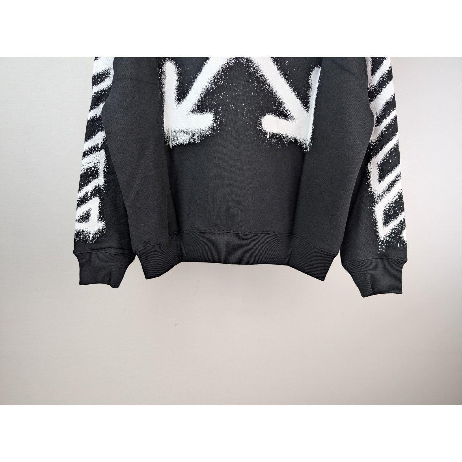 Off-White o1rshd1 Spray Can Arrow Skate Hoodie in Black Size US L / EU 52-54 / 3 - 11 Thumbnail