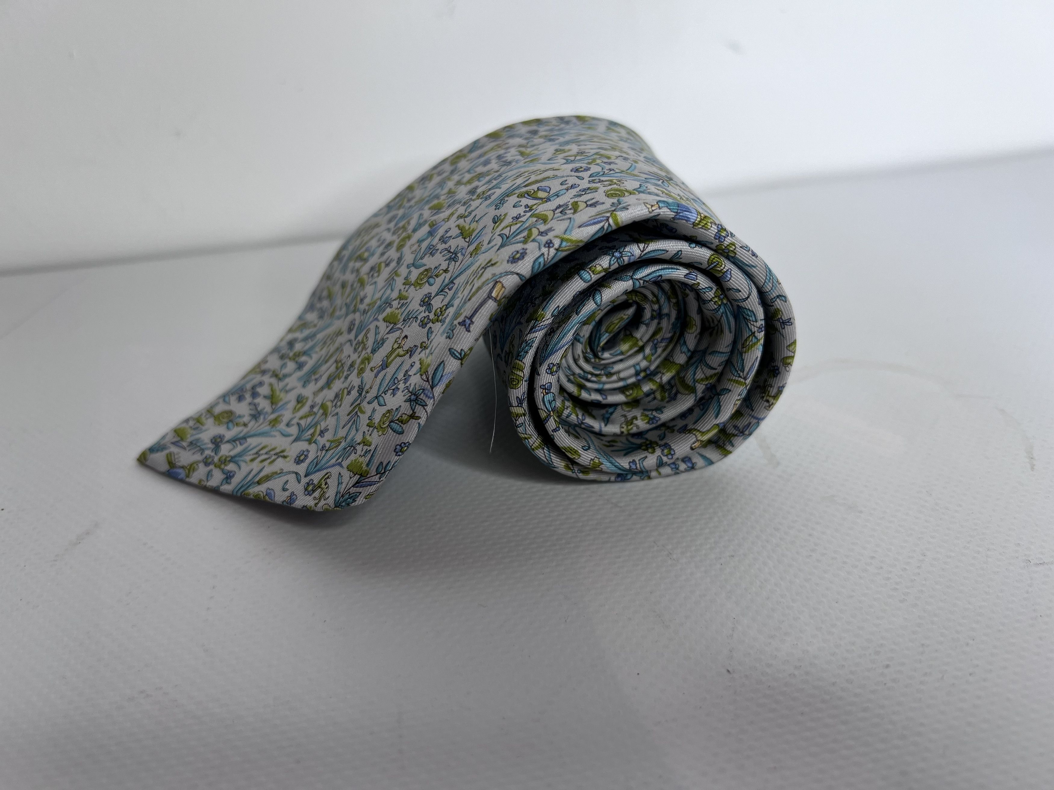 Salvatore Ferragamo SALVATORE FERRAGAMO SILK NECK TIE ITALY LUXURY FLORAL Size ONE SIZE - 3 Thumbnail
