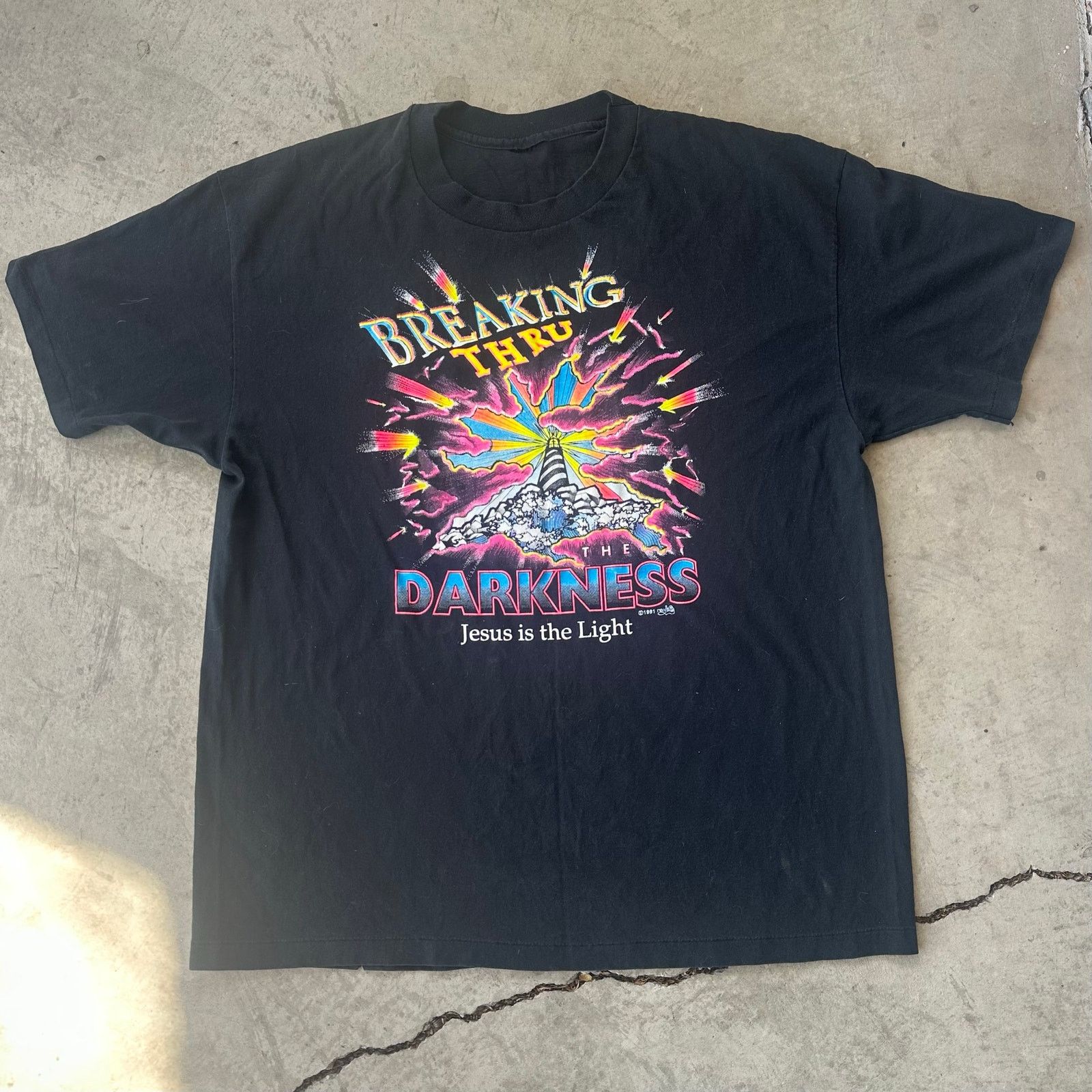 Other Vintage Breaking thru the darkness Jesus is the light 1991 Size US XL / EU 56 / 4 - 1 Thumbnail