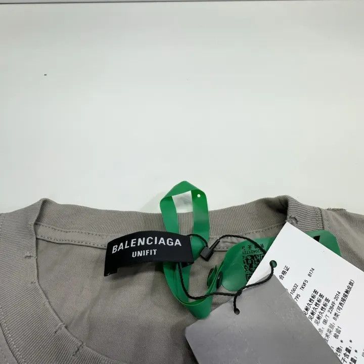 Balenciaga Balenciaga Distressed Logo Short Sleeve T-Shirt 0079-2507 Size US L / EU 52-54 / 3 - 4 Thumbnail