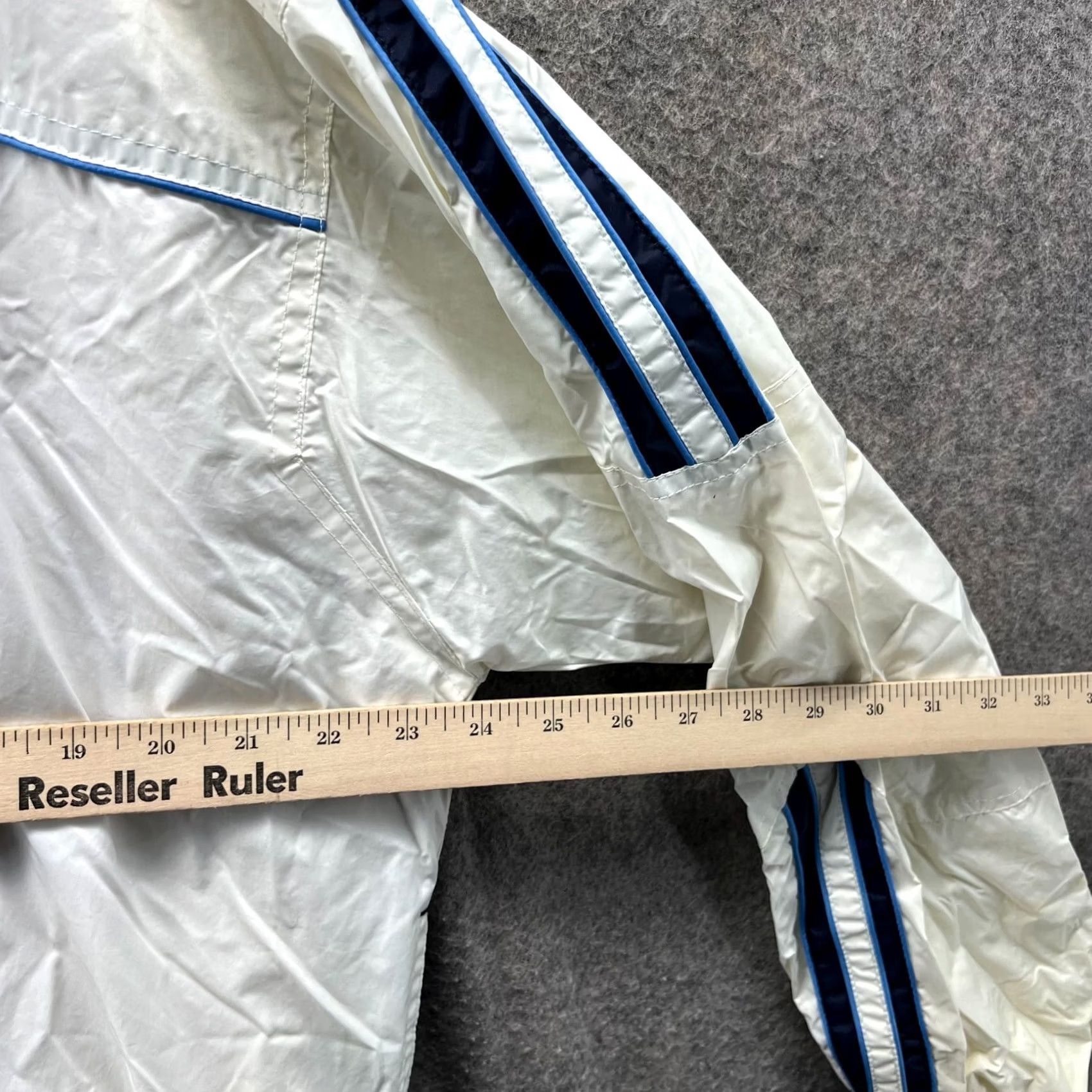 Wilson VINTAGE Wilson Jacket Mens M White Full Zip Track Windbreaker Nylon 90s Y2K Guess: 80s 90s Size US M / EU 48-50 / 2 - 3 Thumbnail
