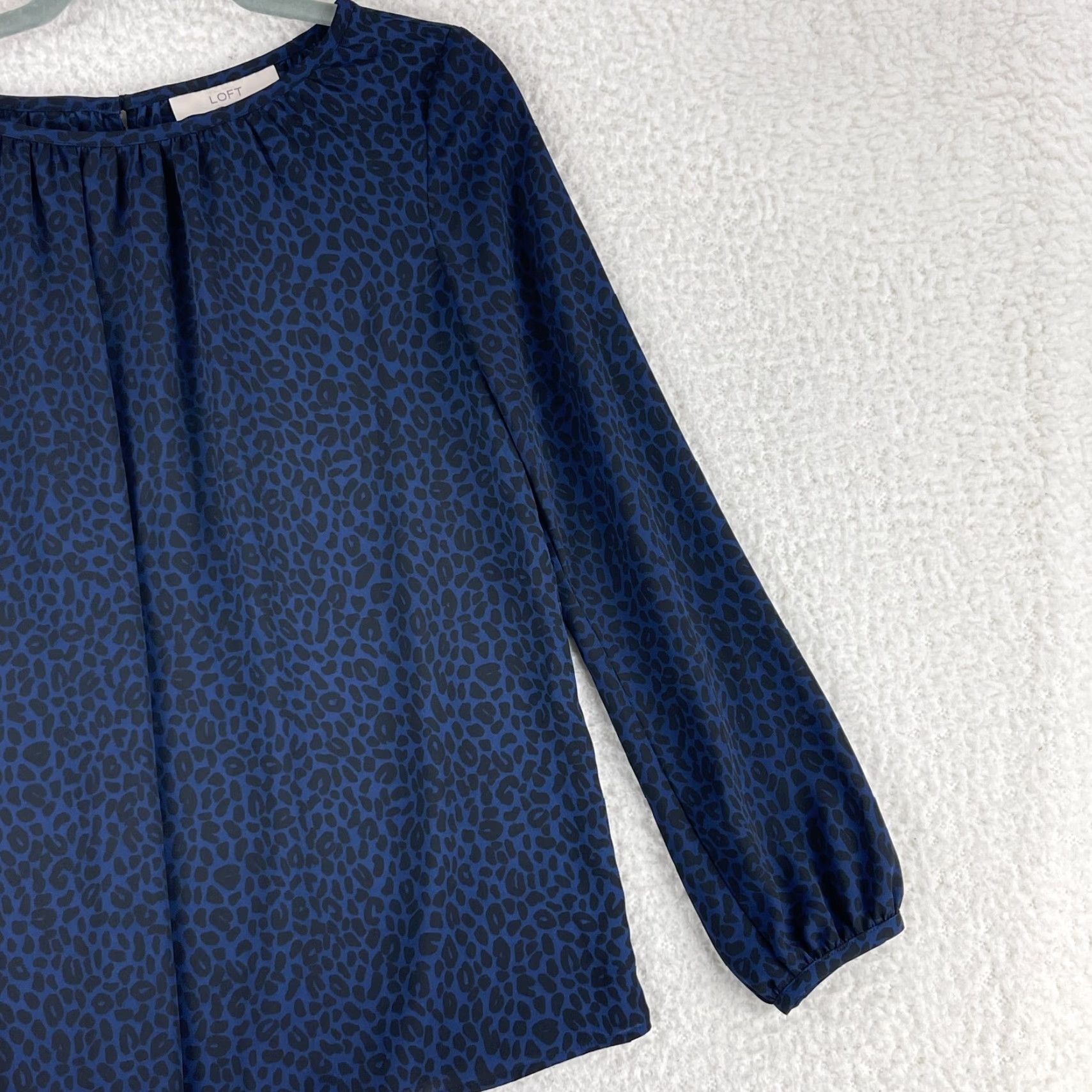 Ann Taylor Ann Taylor LOFT Shirt Women Small Blue Animal Print Long Sleeve Lightweight Size S / US 4 / IT 40 - 4 Thumbnail