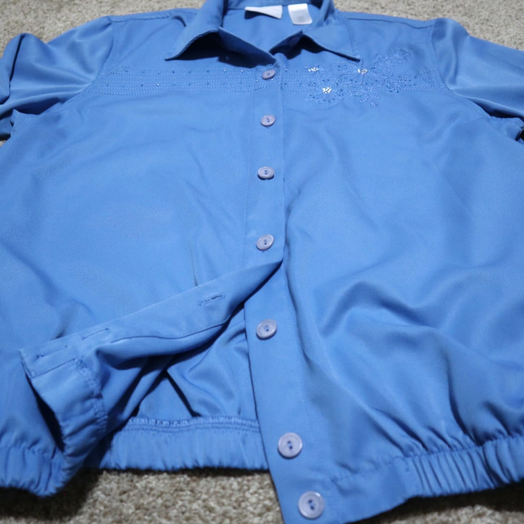 Vintage Alfred Dunner Shirt Women's 12 Floral Blue Short Sleeve Button Collared Embroidered Denim Cotton Blend Top Blouse Beaded Flower Theme 90s Size XL / US 12-14 / IT 48-50 - 4 Thumbnail