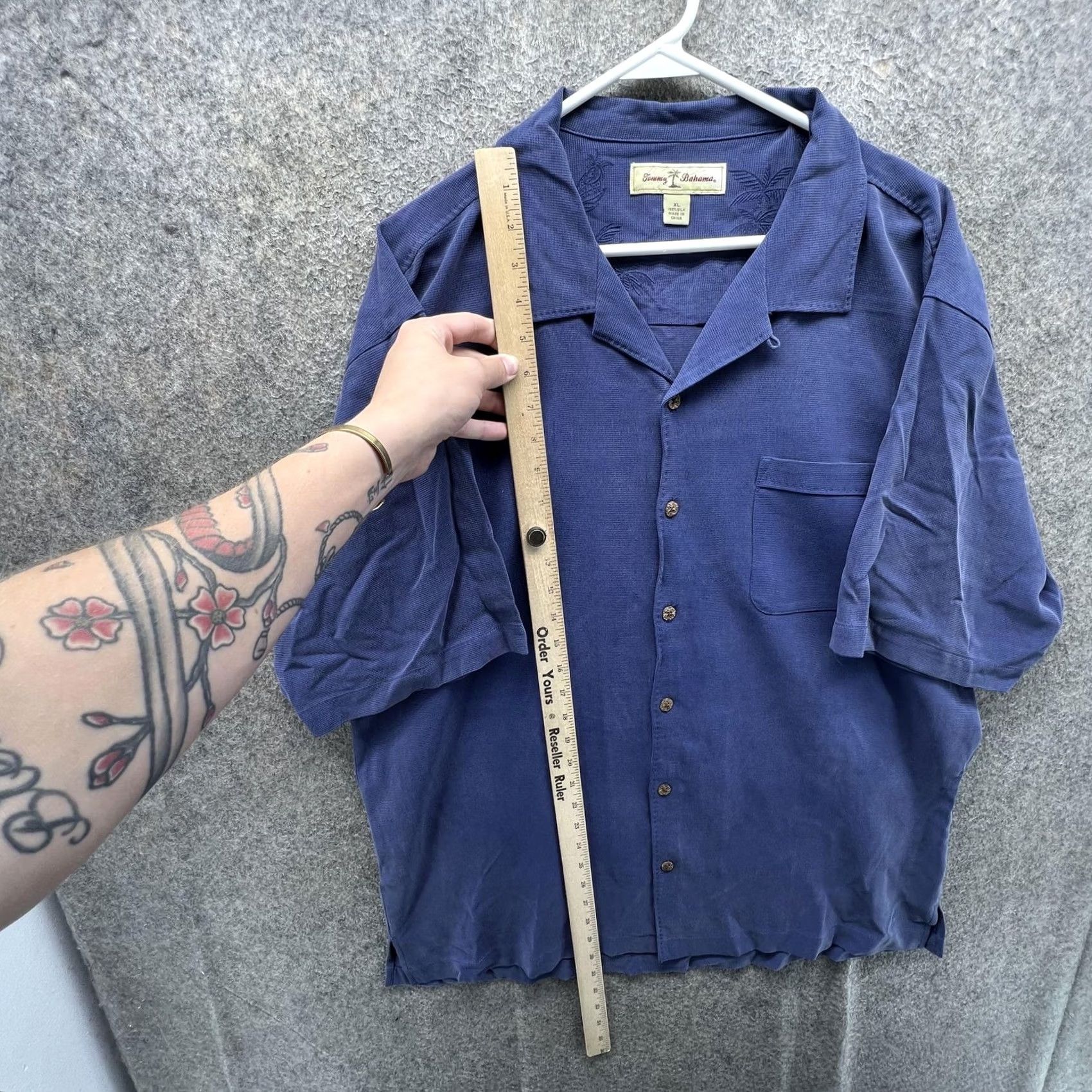 Tommy Bahama Tommy Bahama Shirt Mens XL Blue Silk Camp Short Sleeve Button Front Casual Vintage Size US XL / EU 56 / 4 - 2 Thumbnail
