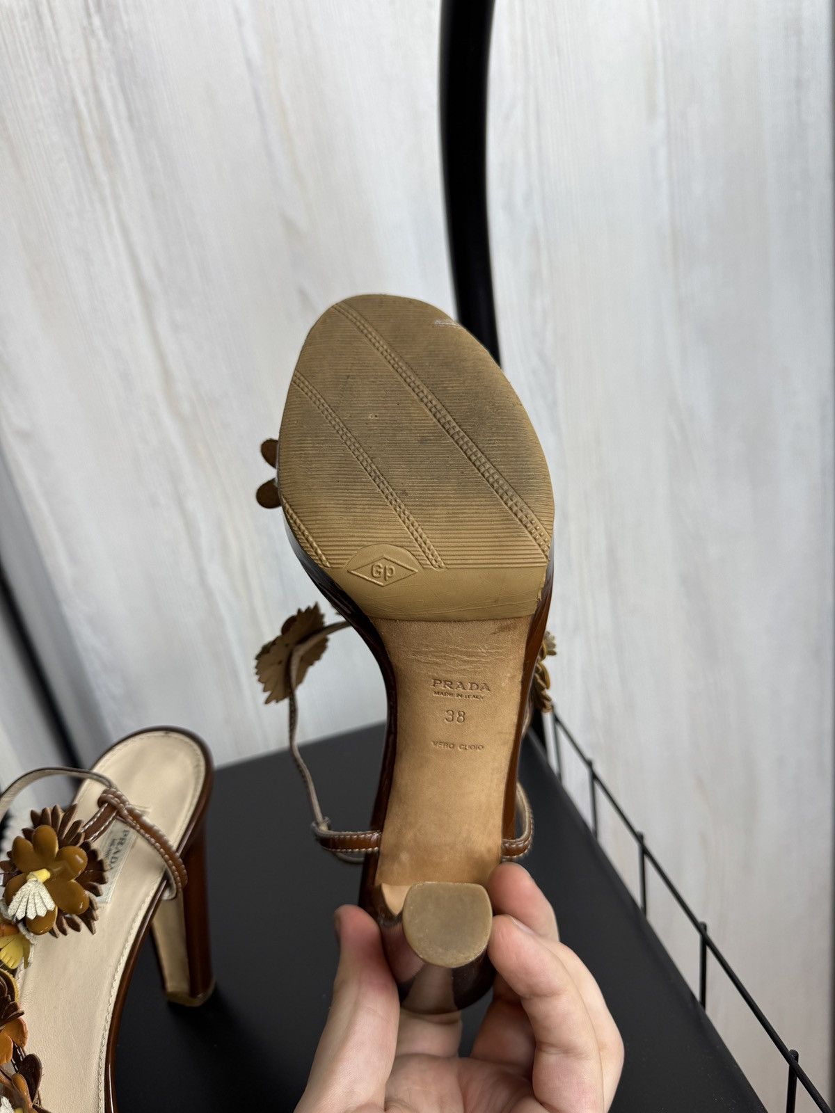 Prada Prada Milano patent leather flower sandals heels Size US 8 / IT 38 - 11 Thumbnail