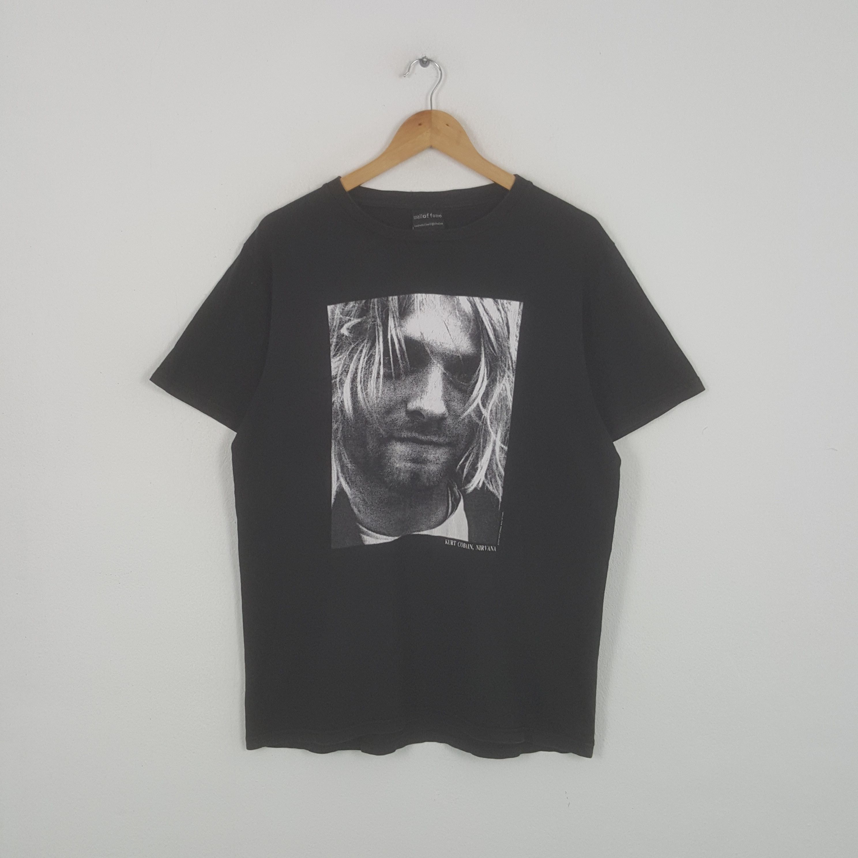 Vintage Vintage Kurt Cobain Nirvana American Grunge Band Tshirt Size US L / EU 52-54 / 3 - 1 Thumbnail